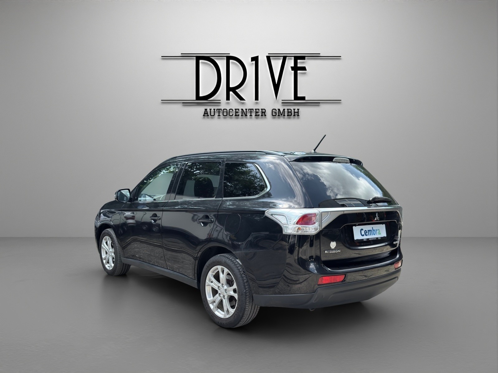 MITSUBISHI Outlander 2.2 DID Navigator Safety 4WD Automatic - 7