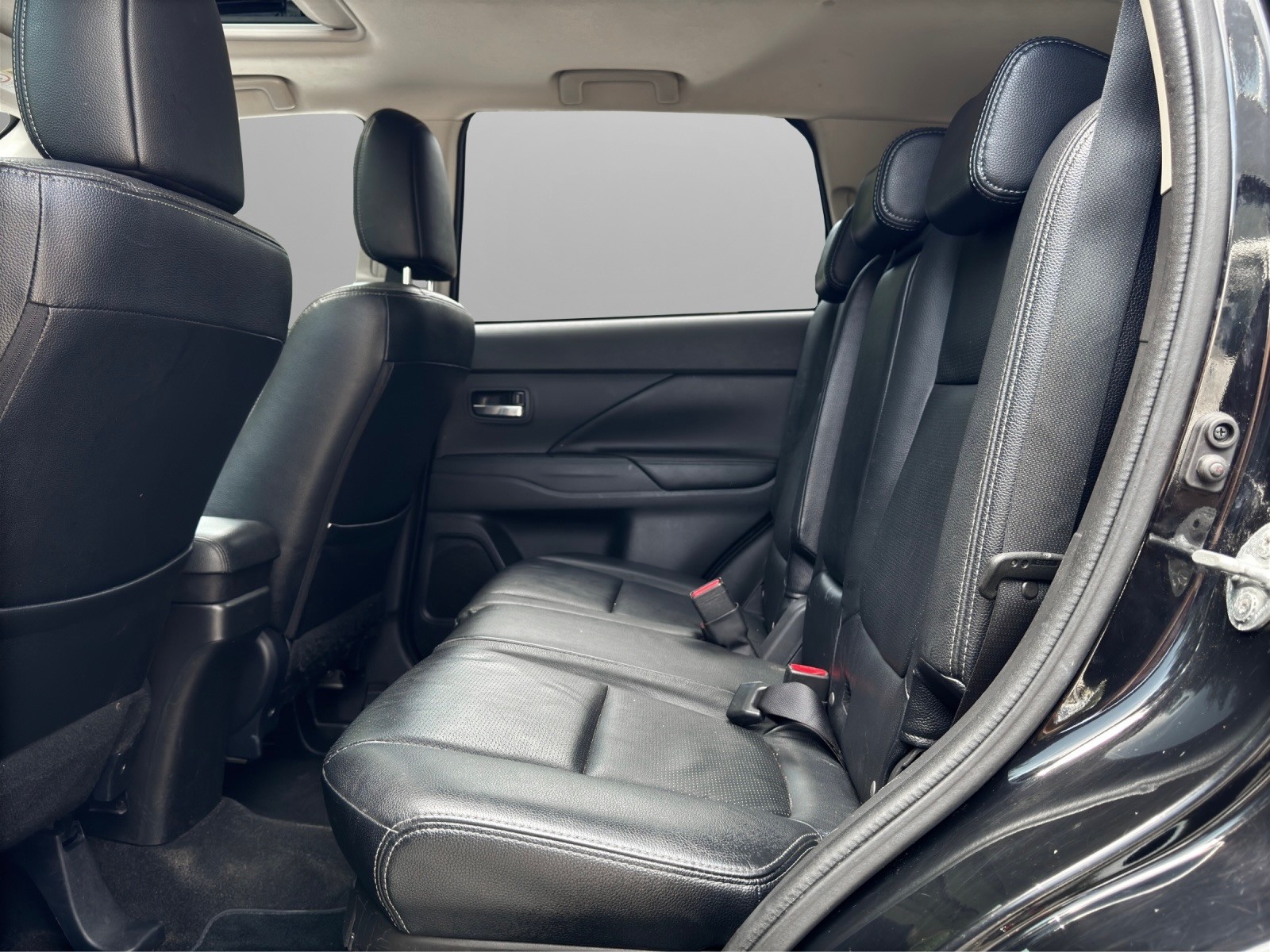 MITSUBISHI Outlander 2.2 DID Navigator Safety 4WD Automatic - 11