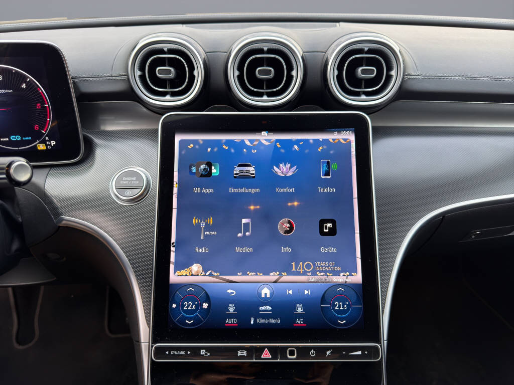 MERCEDES-BENZ C 220 d AMG Line 4matic Kombi - 11