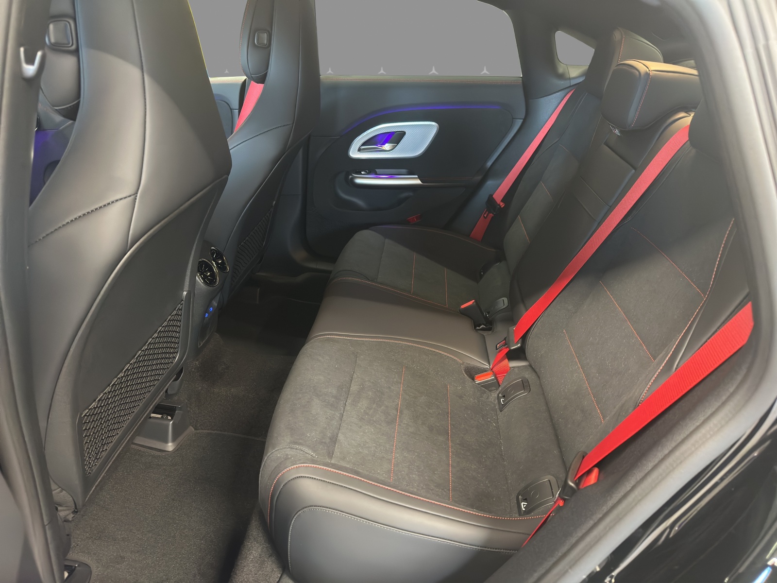 MERCEDES-BENZ CLA 200 8G-DCT 4Matic - 13