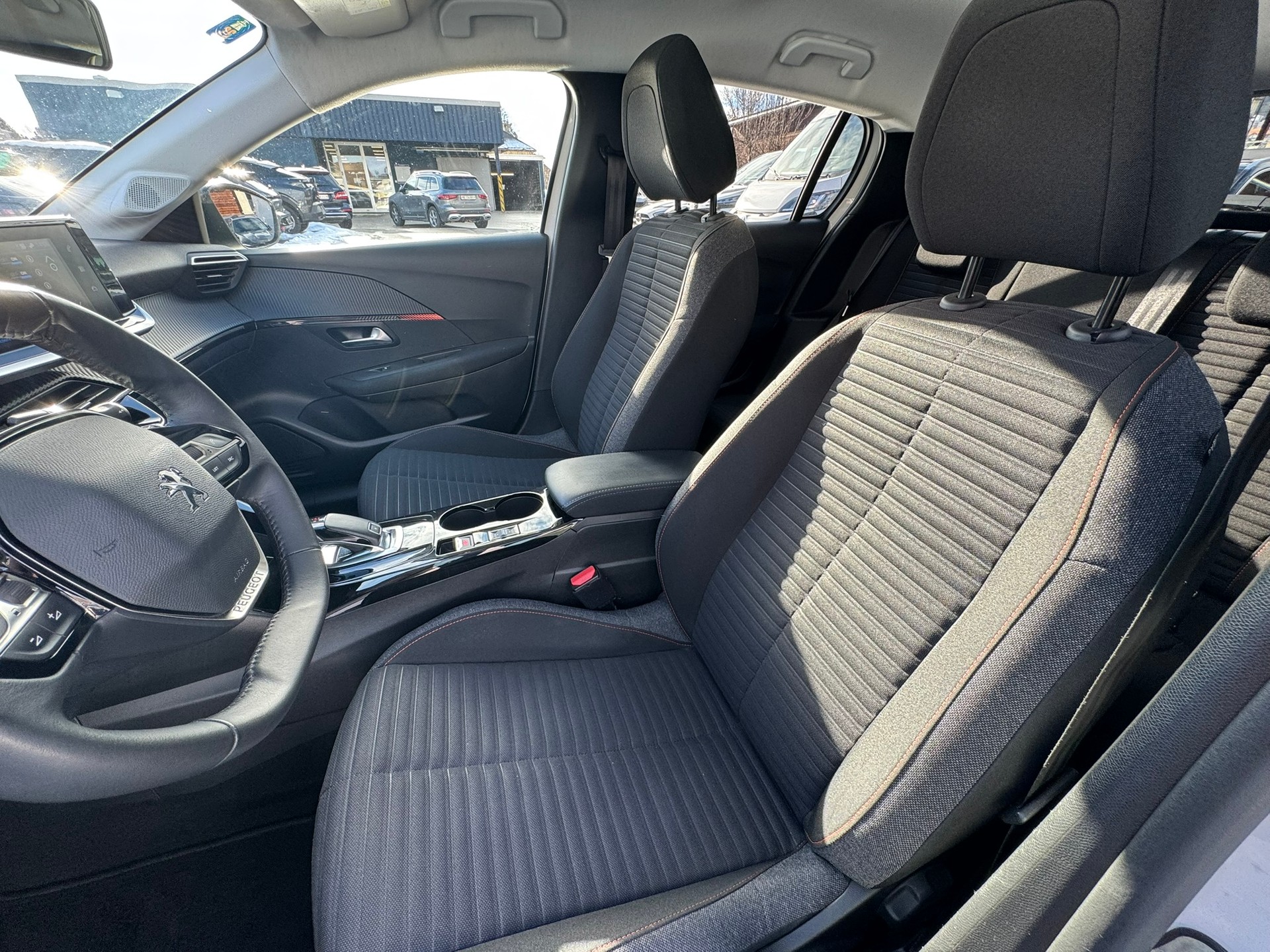 PEUGEOT 208 1.2 PureTech Active Pack EAT8 - 6