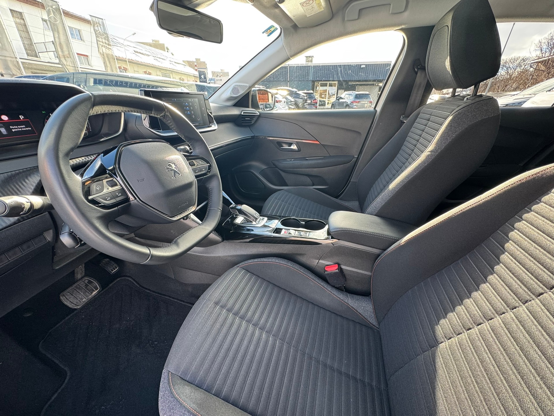 PEUGEOT 208 1.2 PureTech Active Pack EAT8 - 7