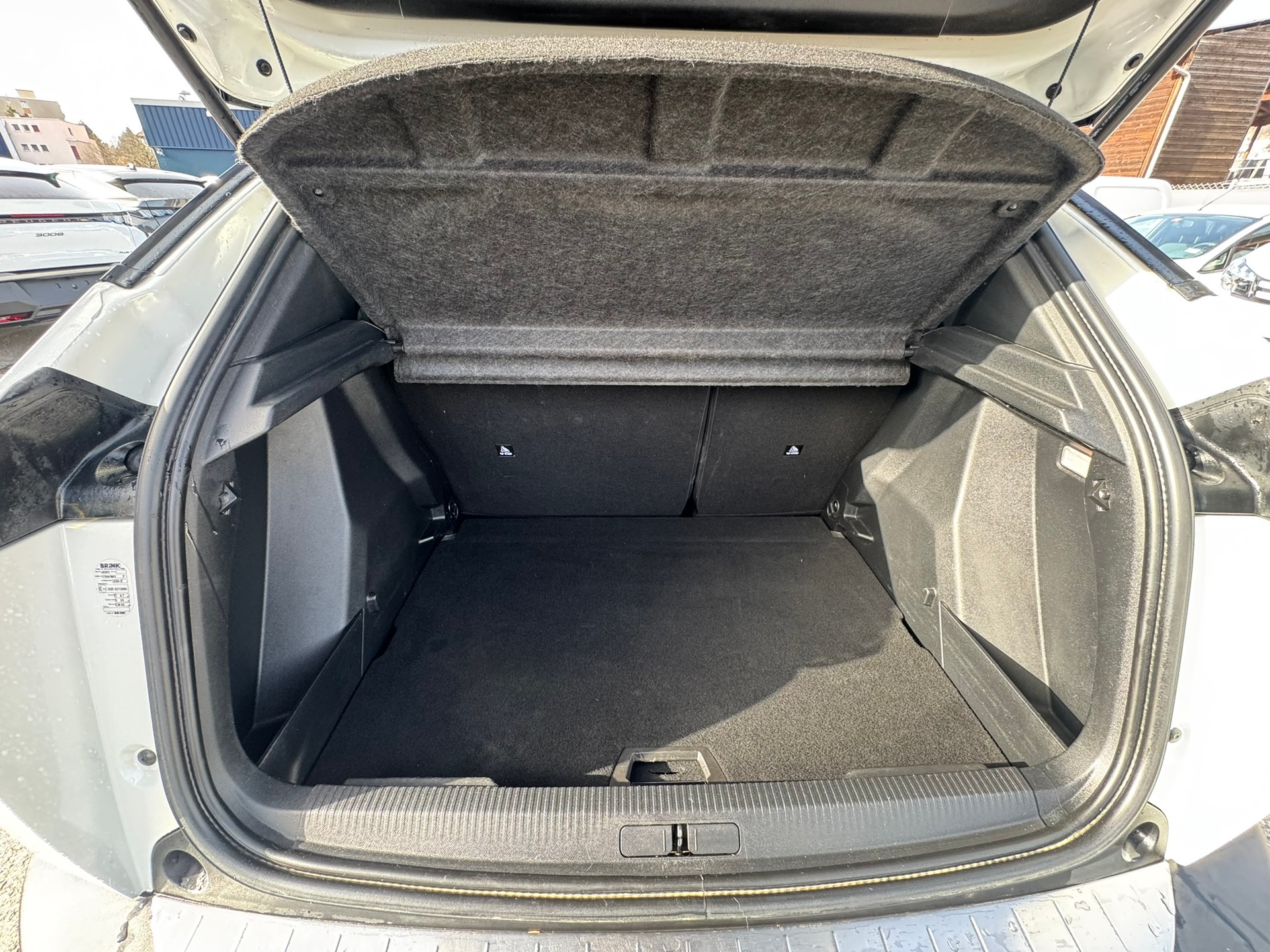 PEUGEOT 2008 1.5 BlueHDi GT Line - 8