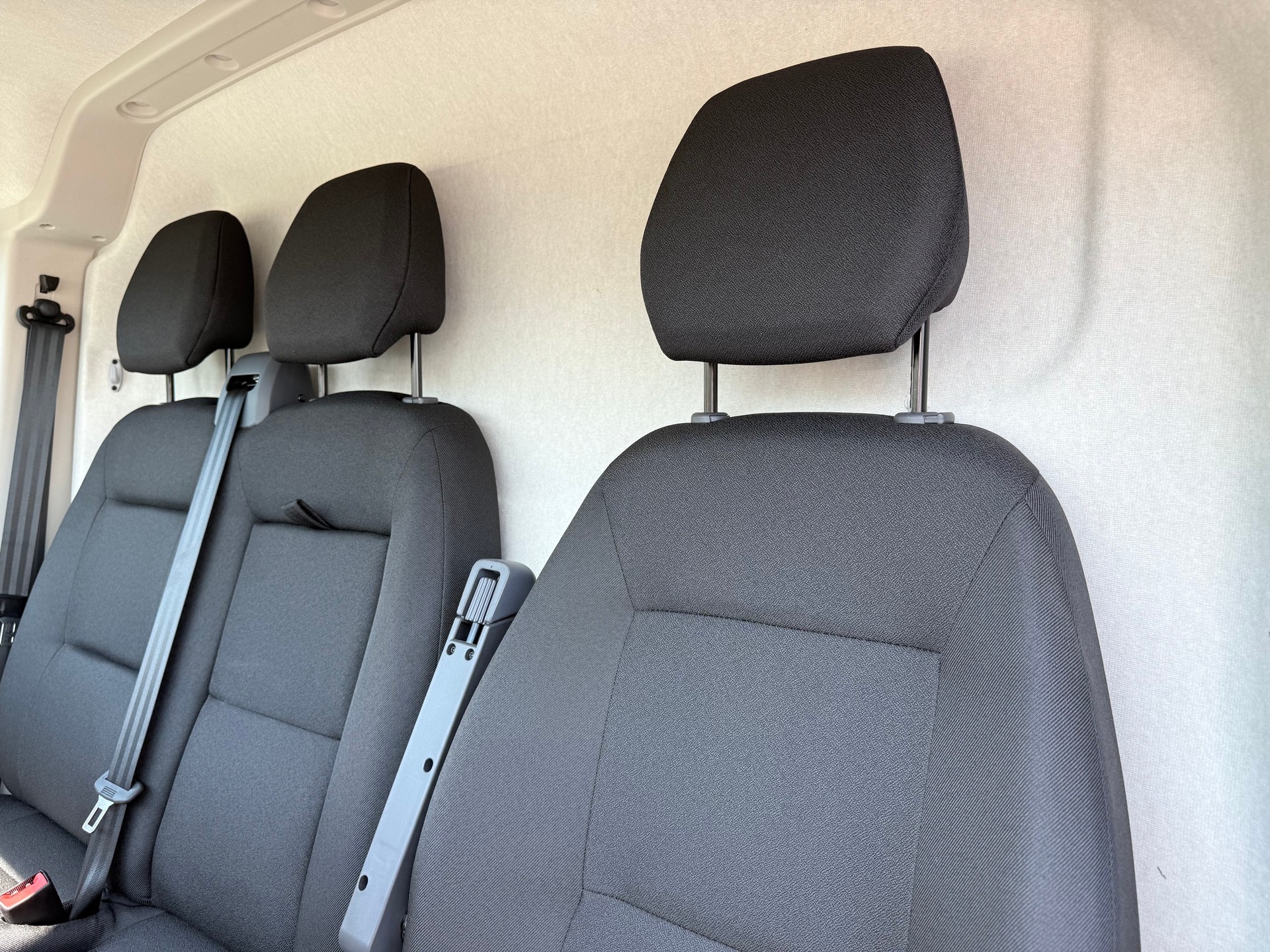 CITROEN Jumper 35 2.2 BlueHDI 140 L2H2 neues Interieur - 13