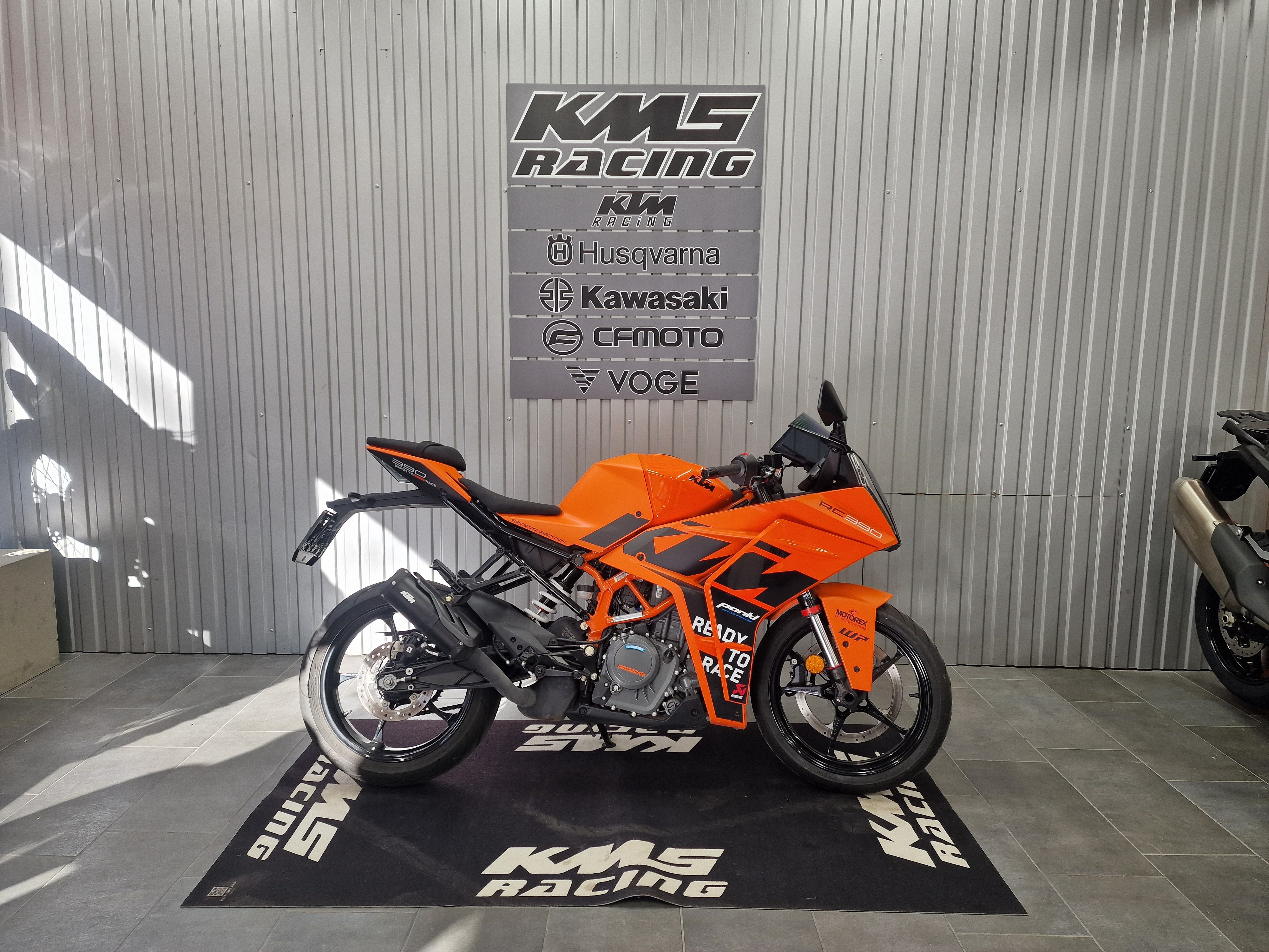 KTM 390