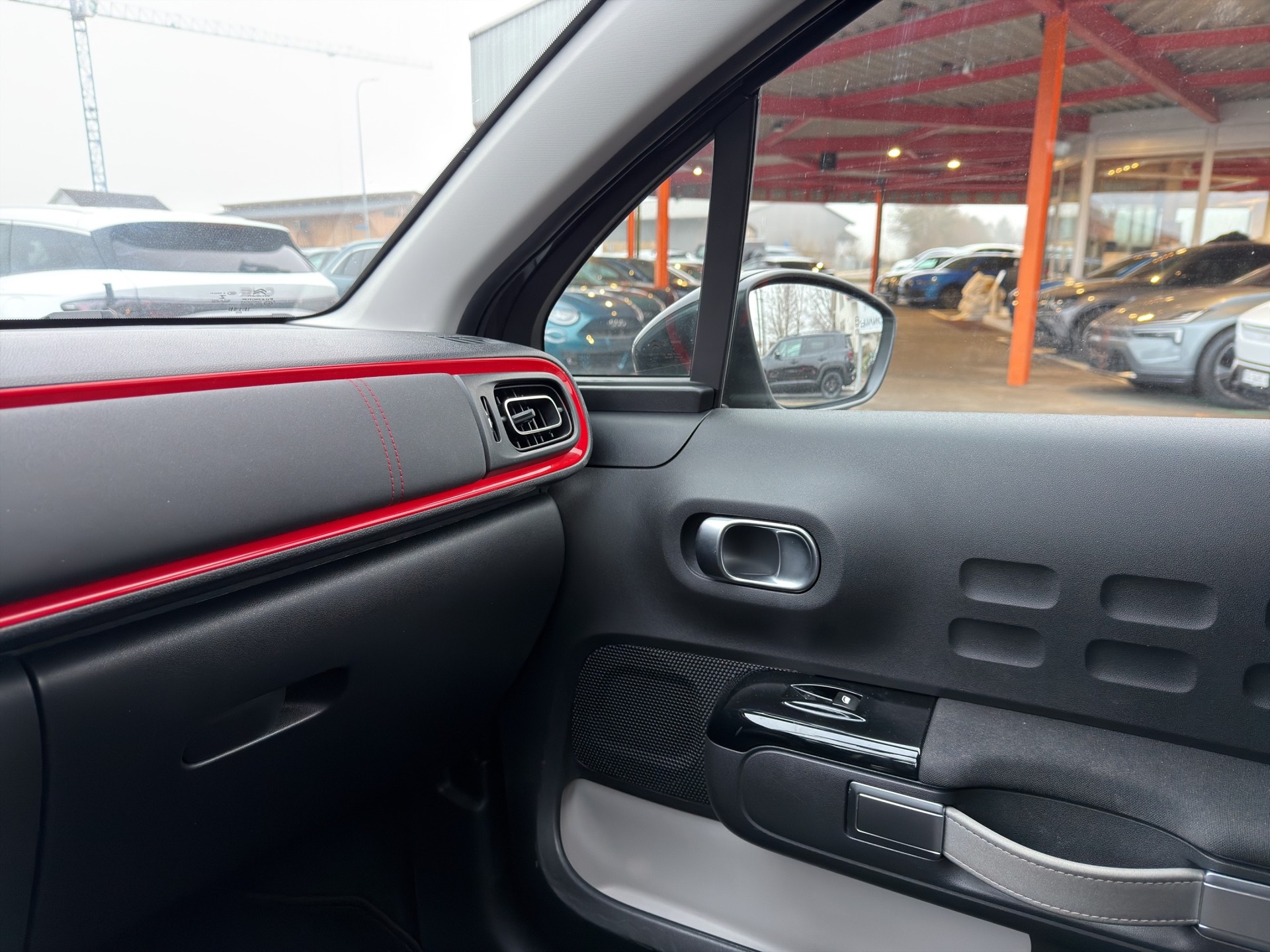 CITROEN C3 1.2 PureTech Shine - 26