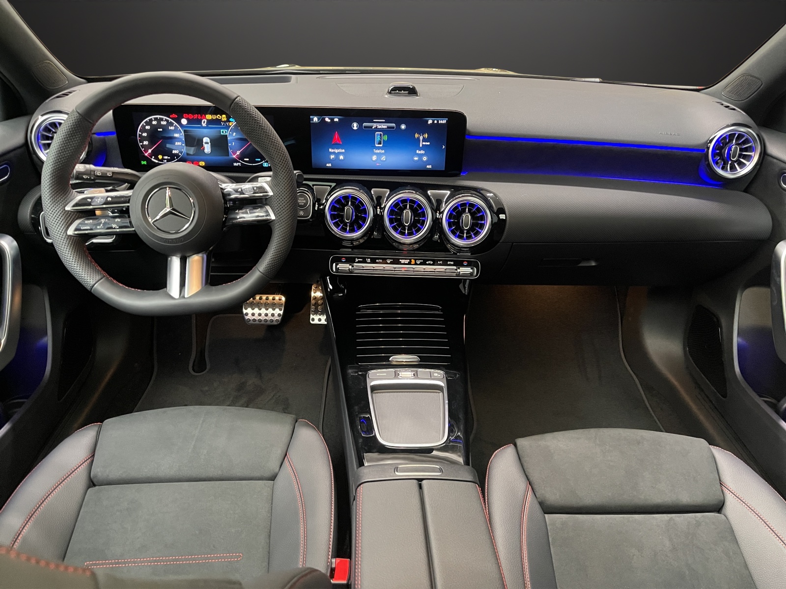 MERCEDES-BENZ A 220 4MATIC Kompaktlimousine - 7