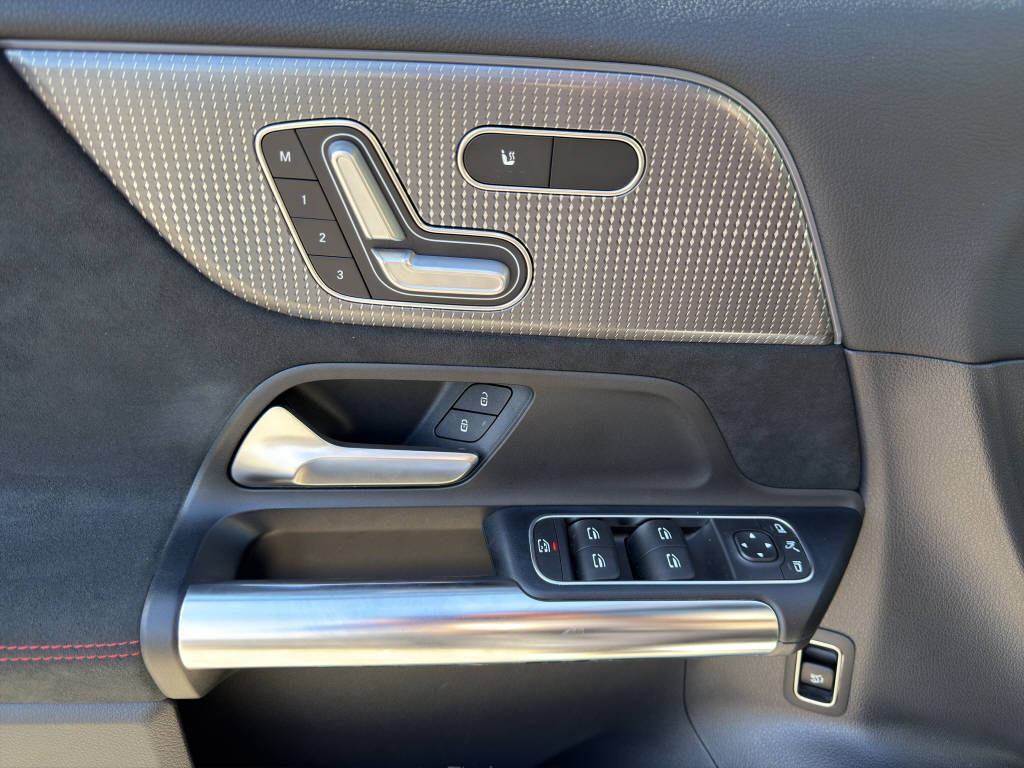 MERCEDES-BENZ EQA 350 Swiss Star AMG Line 4matic - 15