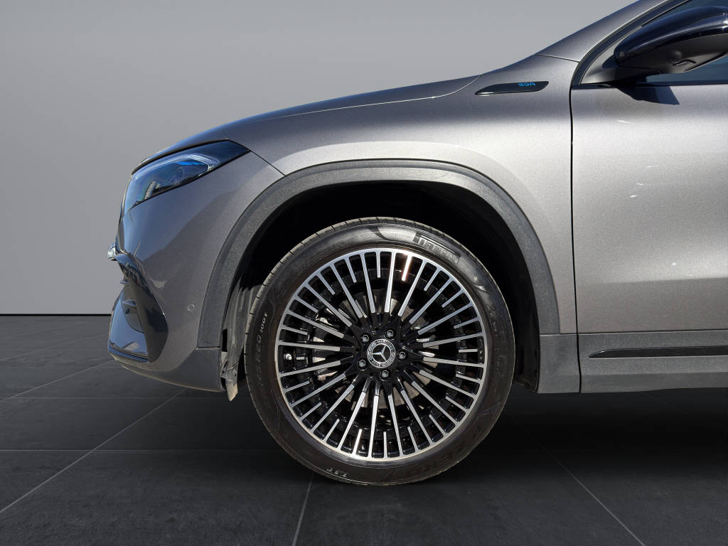 MERCEDES-BENZ EQA 350 Swiss Star AMG Line 4matic - 18