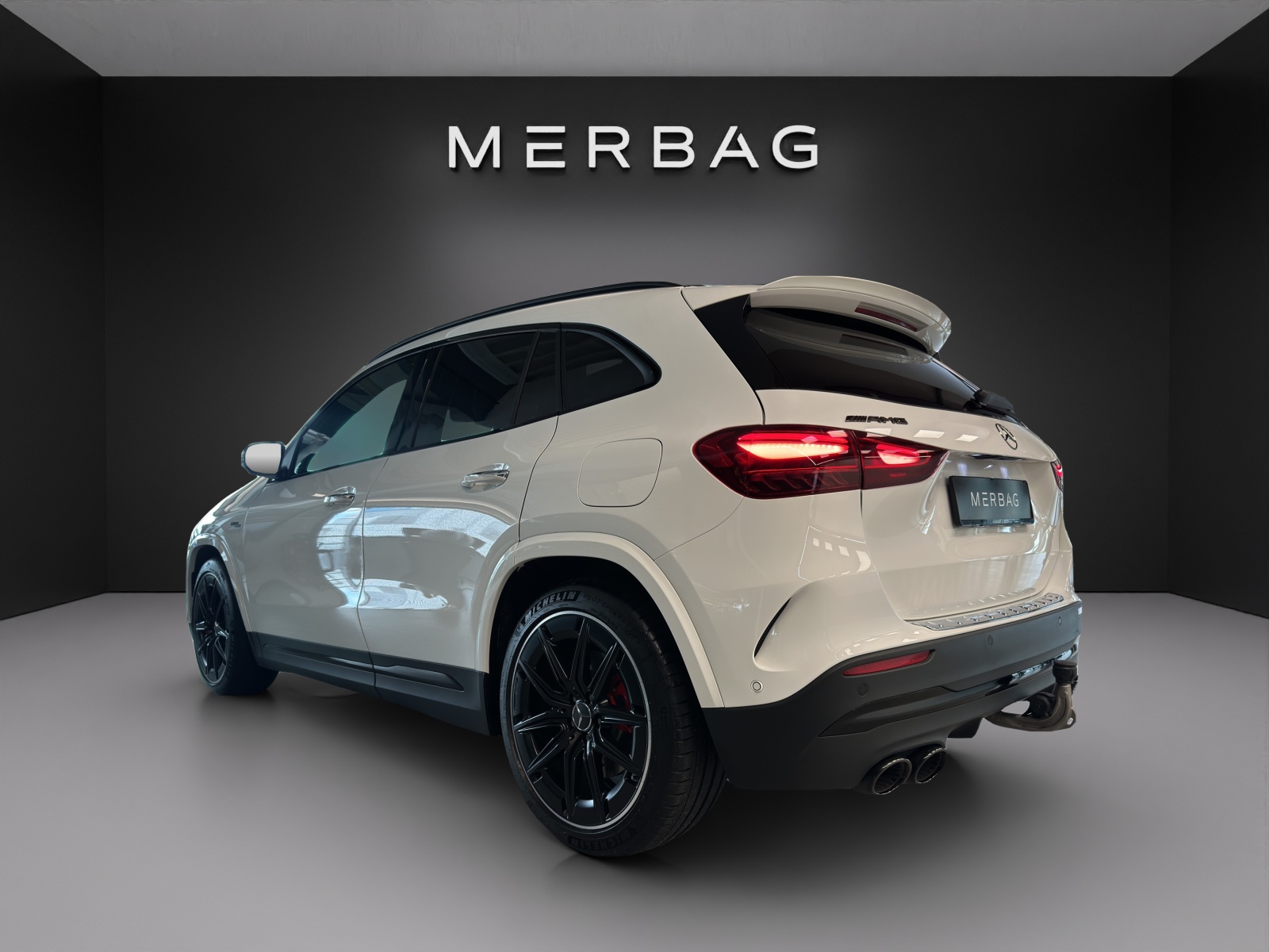 MERCEDES-BENZ GLA AMG 45 S 4M+8G-DCT - 4