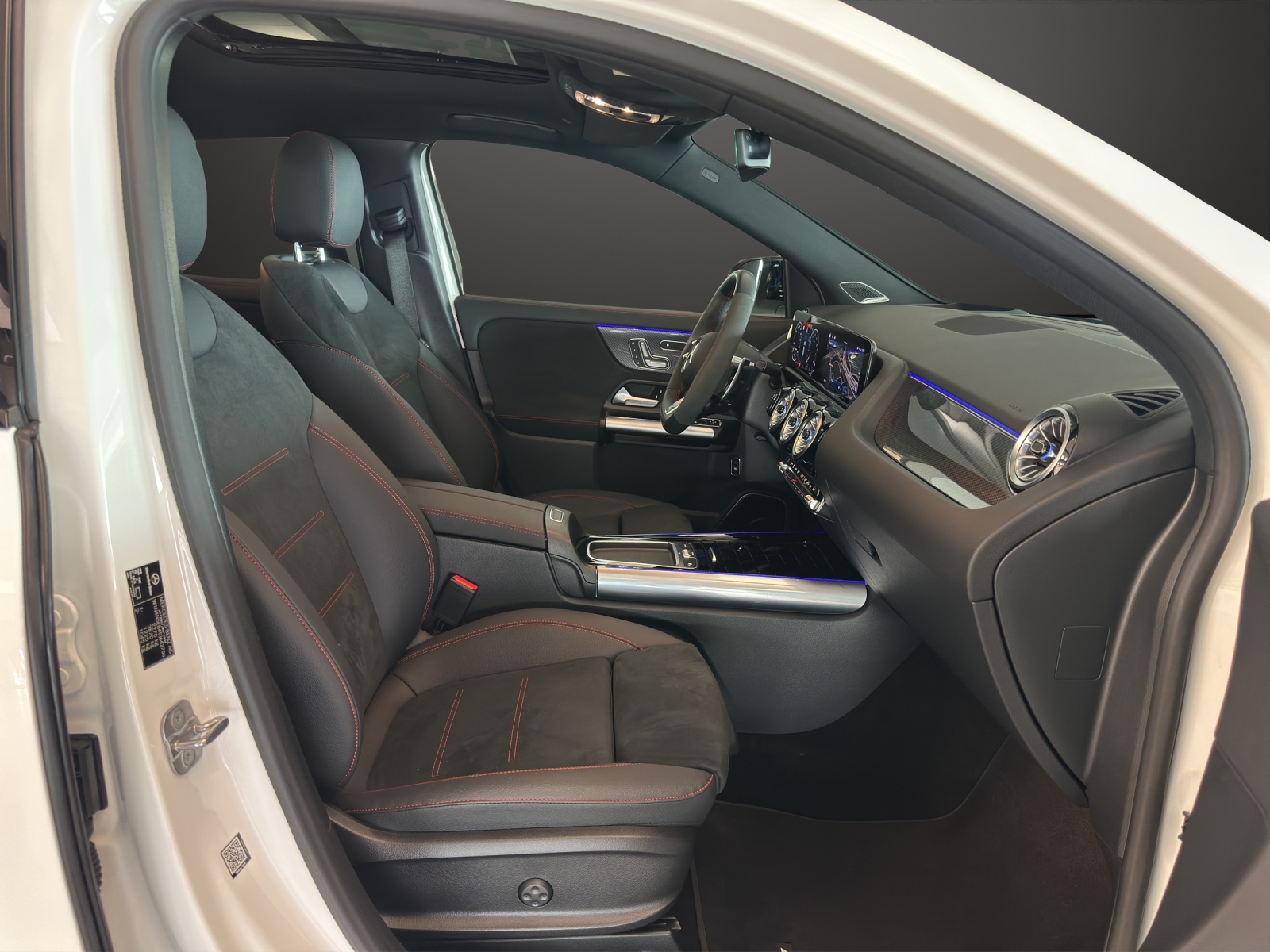 MERCEDES-BENZ GLA AMG 45 S 4M+8G-DCT - 11