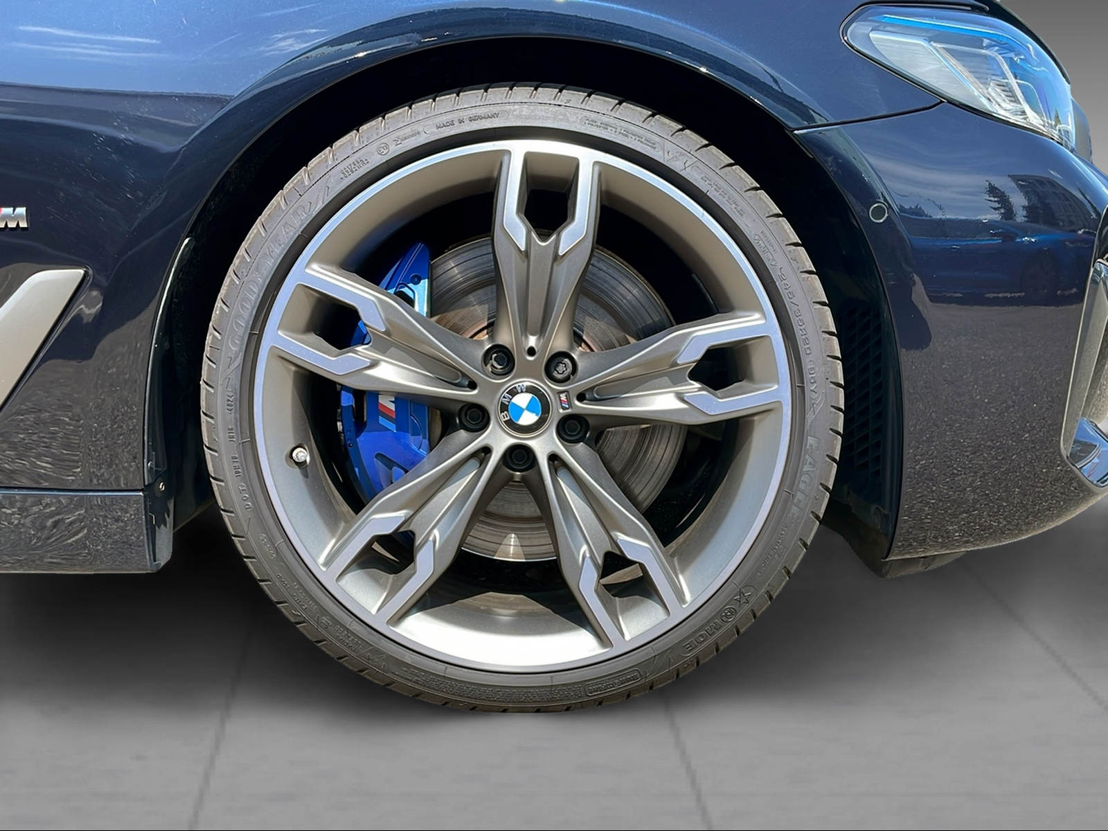 BMW 5er Reihe G30 M550i xDrive SAG - 10