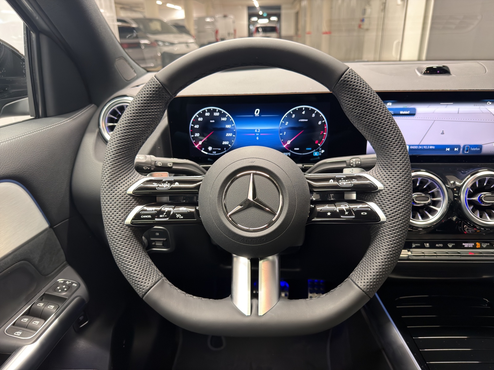 MERCEDES-BENZ GLA 200 AMG Line Night Star - 16