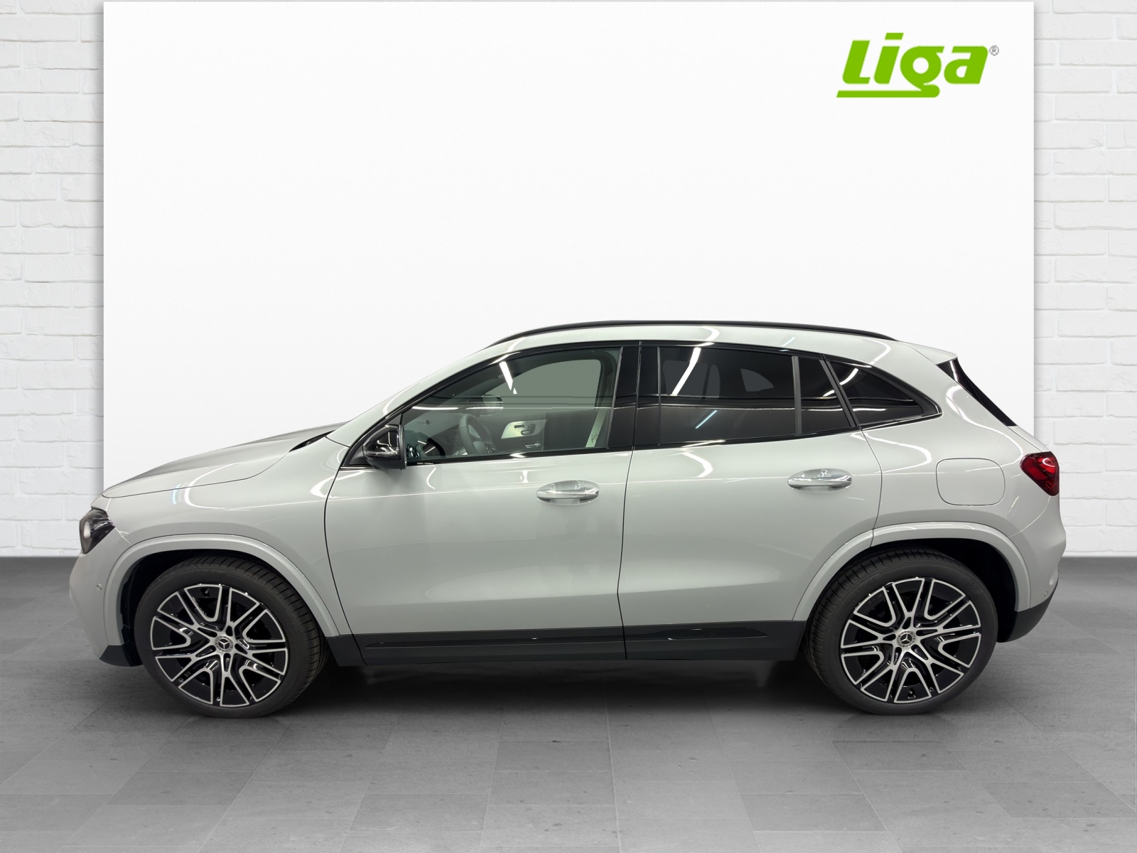 MERCEDES-BENZ GLA 200 AMG Line Night Star - 3