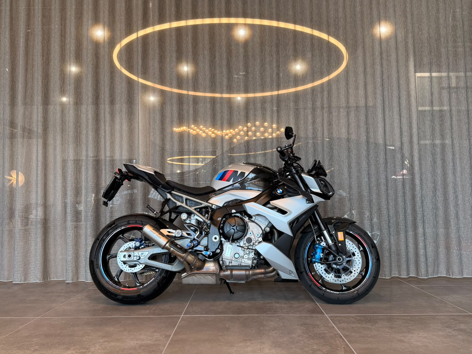 BMW M 1000 R