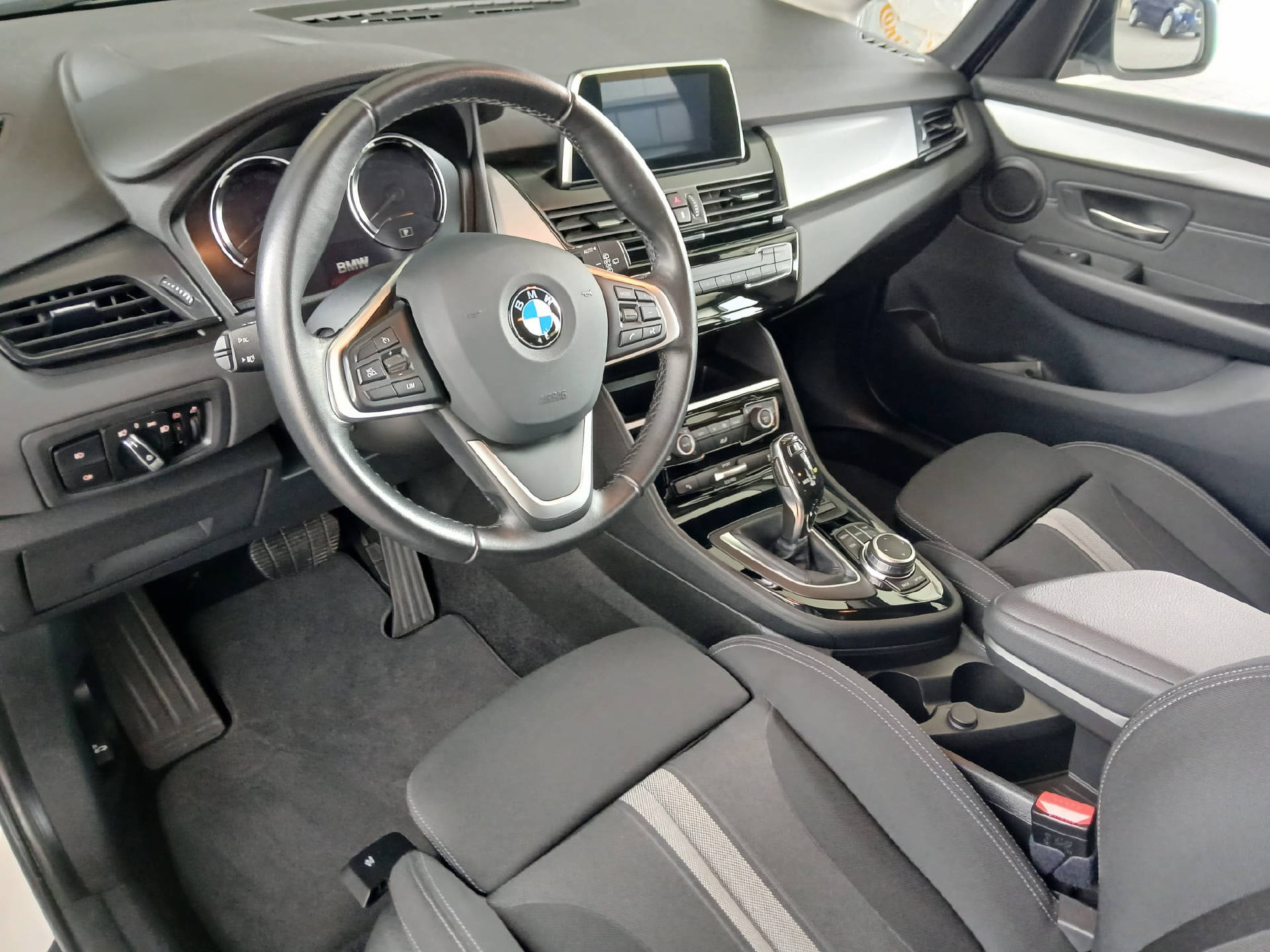 BMW 218d xDrive Gran Tourer CH-Fahrzeug-6
