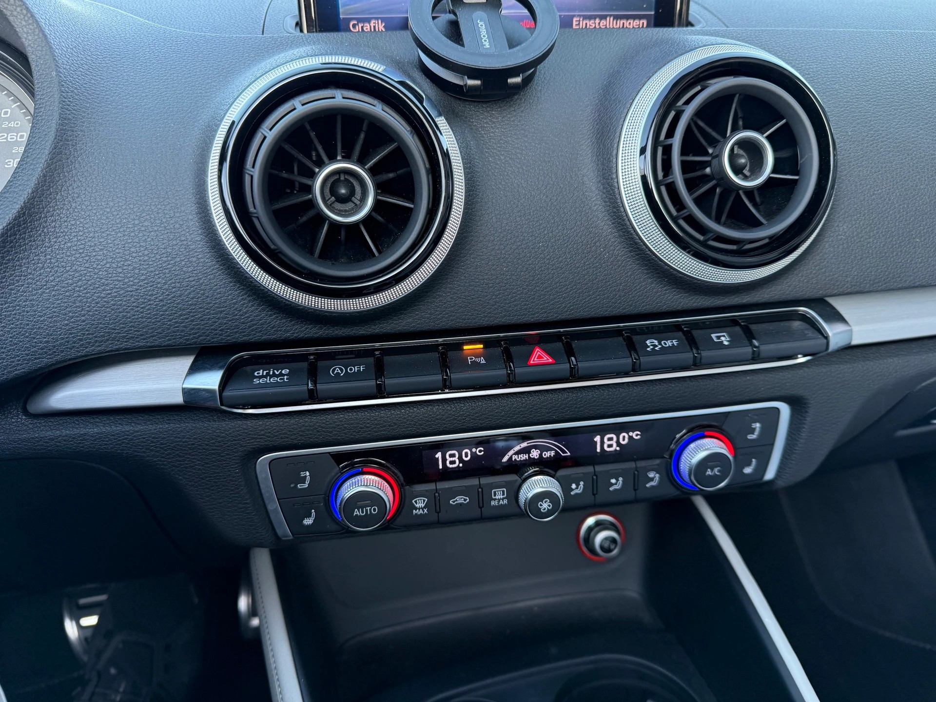 AUDI S3 Cabrio 2.0 TFSI quattro S-tronic - 10