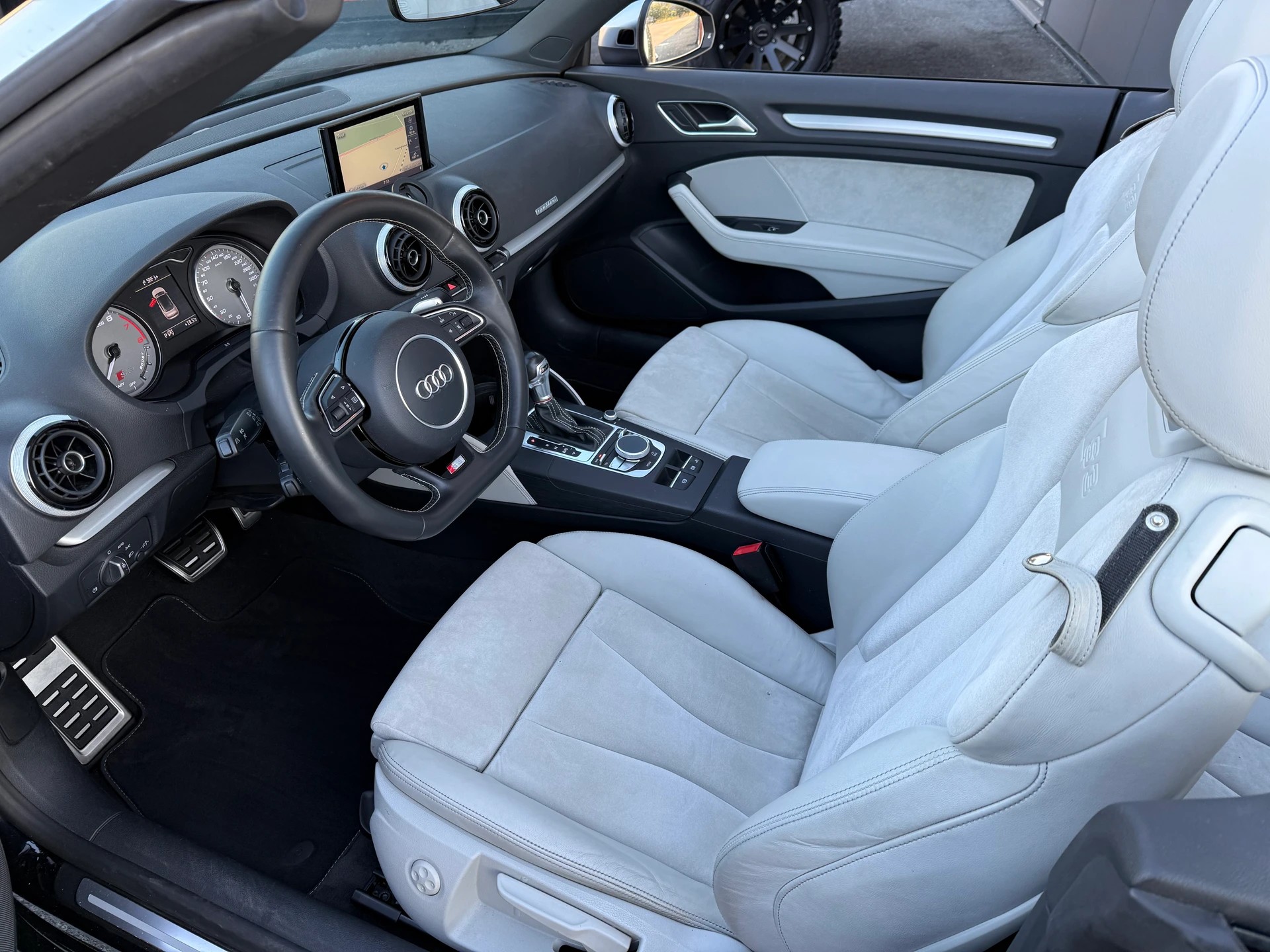 AUDI S3 Cabrio 2.0 TFSI quattro S-tronic - 8