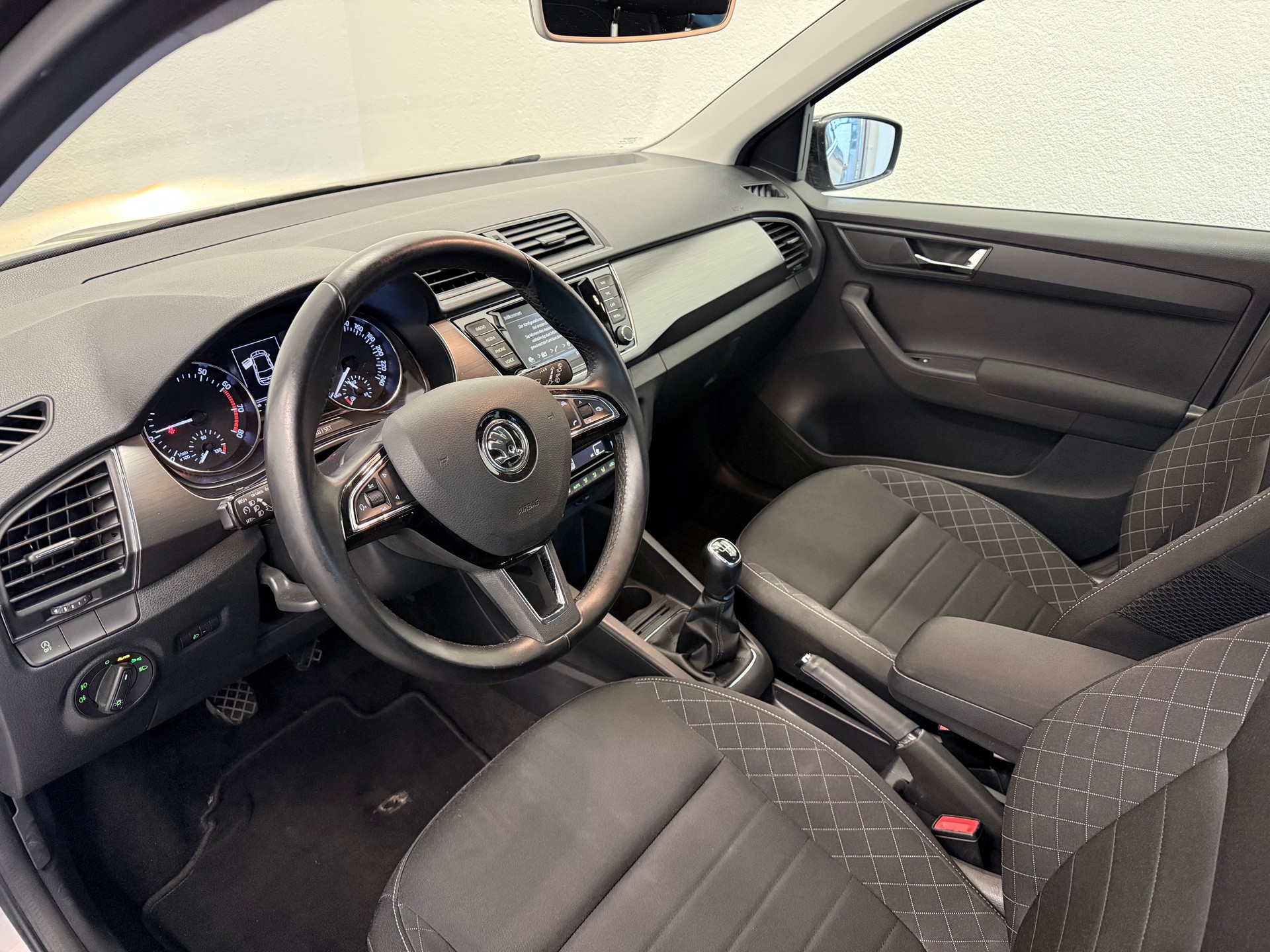 SKODA Fabia 1.0 TSI Monte Carlo - 23