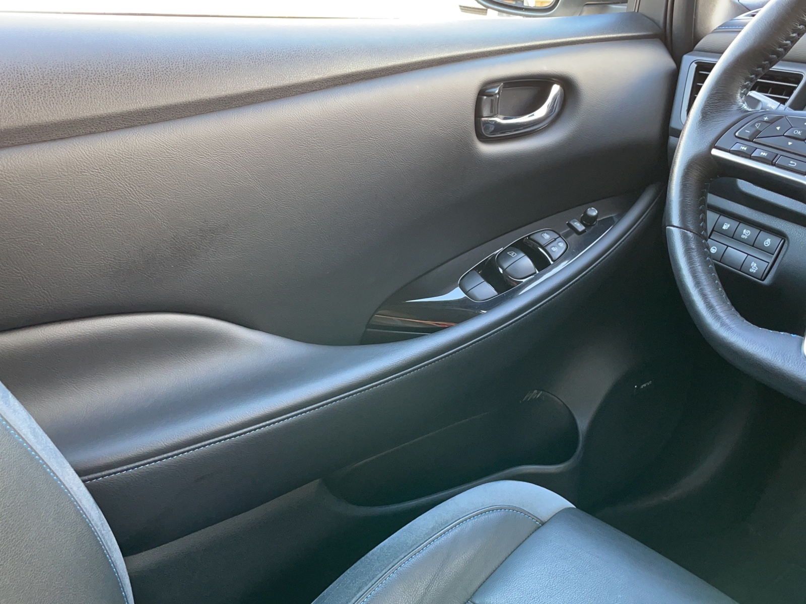 NISSAN Leaf Tekna - 11