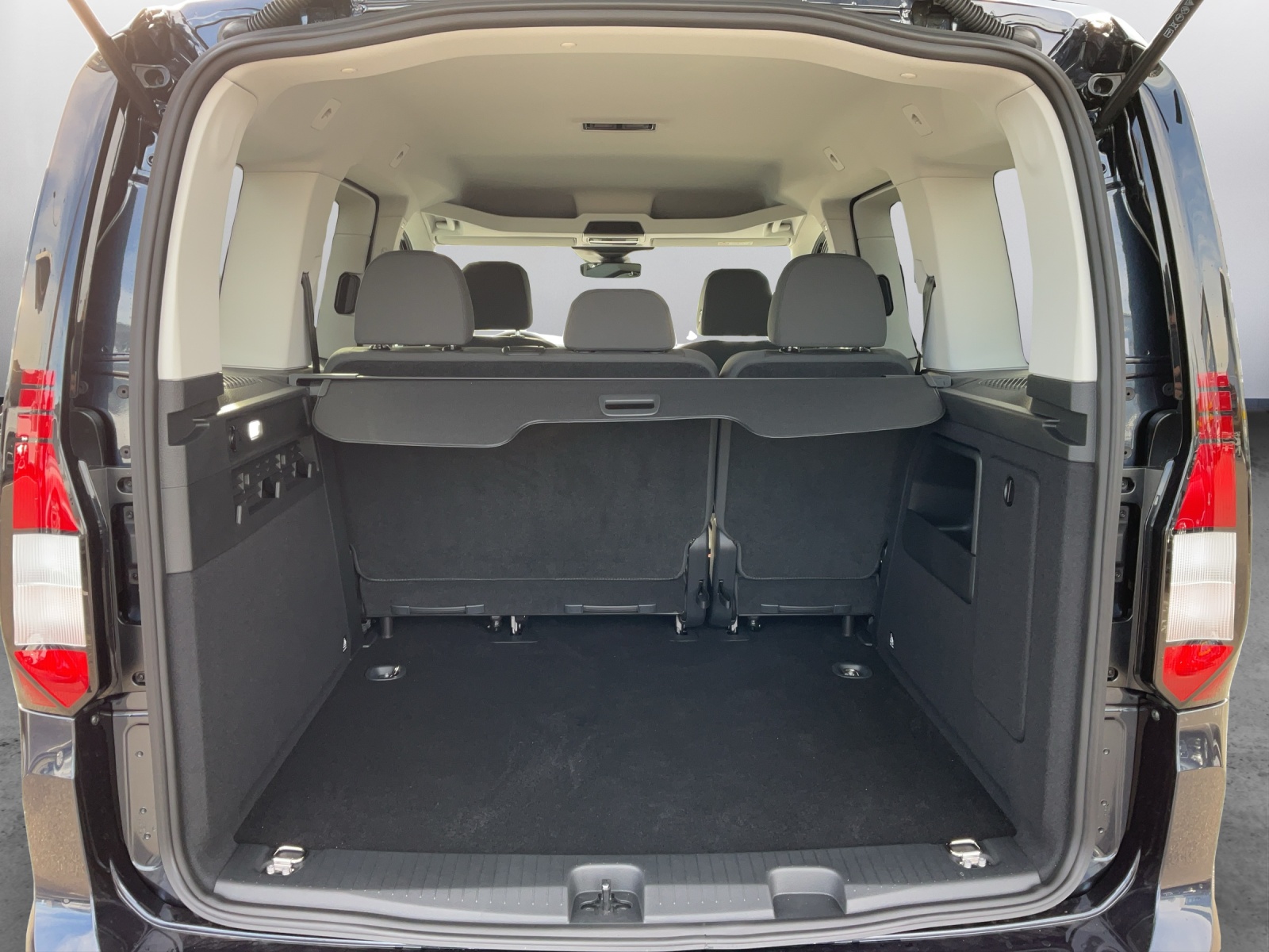 VW Caddy 1.5 TSI DSG - 12