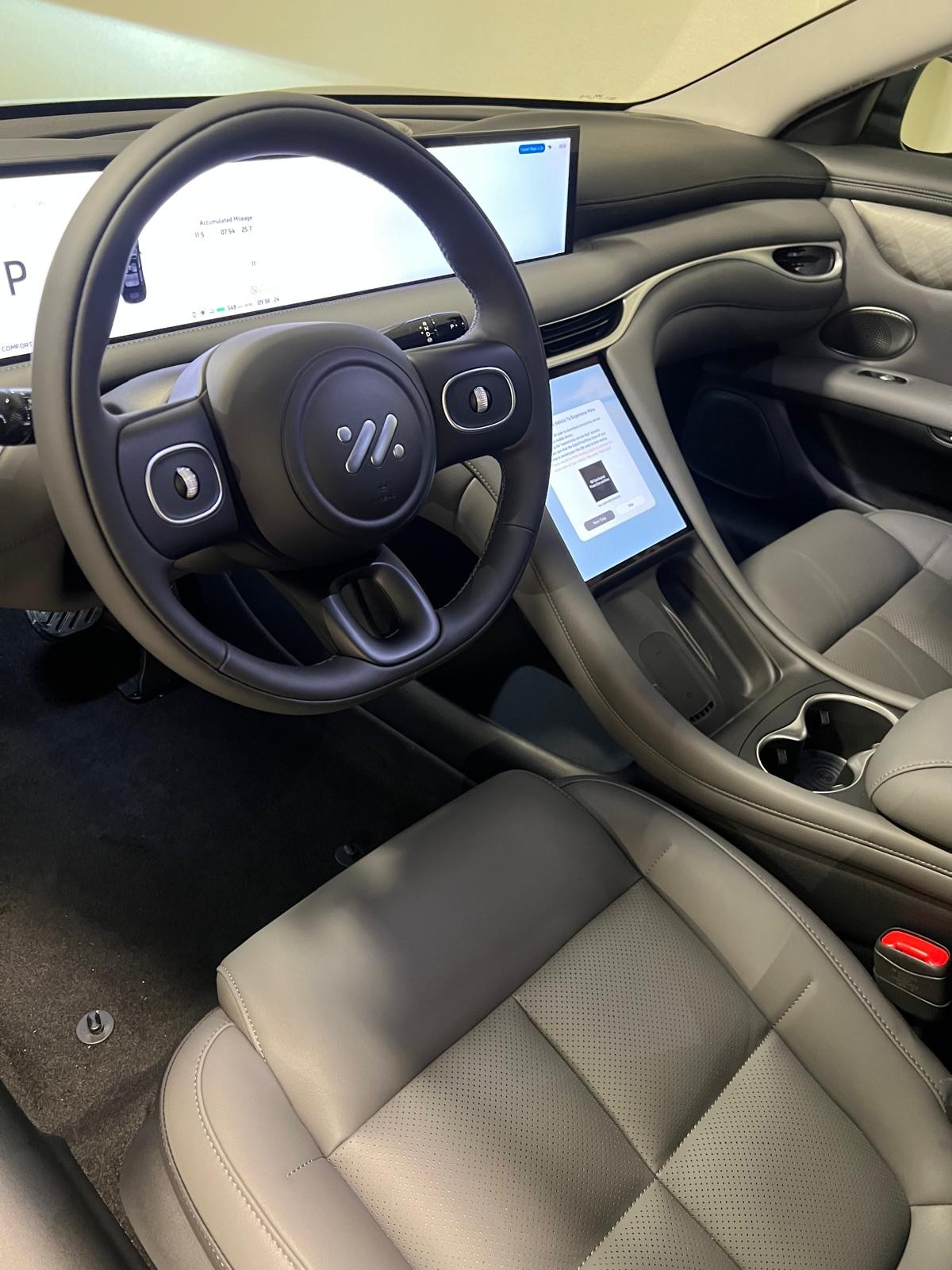 MG IM5 EV 100kWh Performance 20 AWD - 7