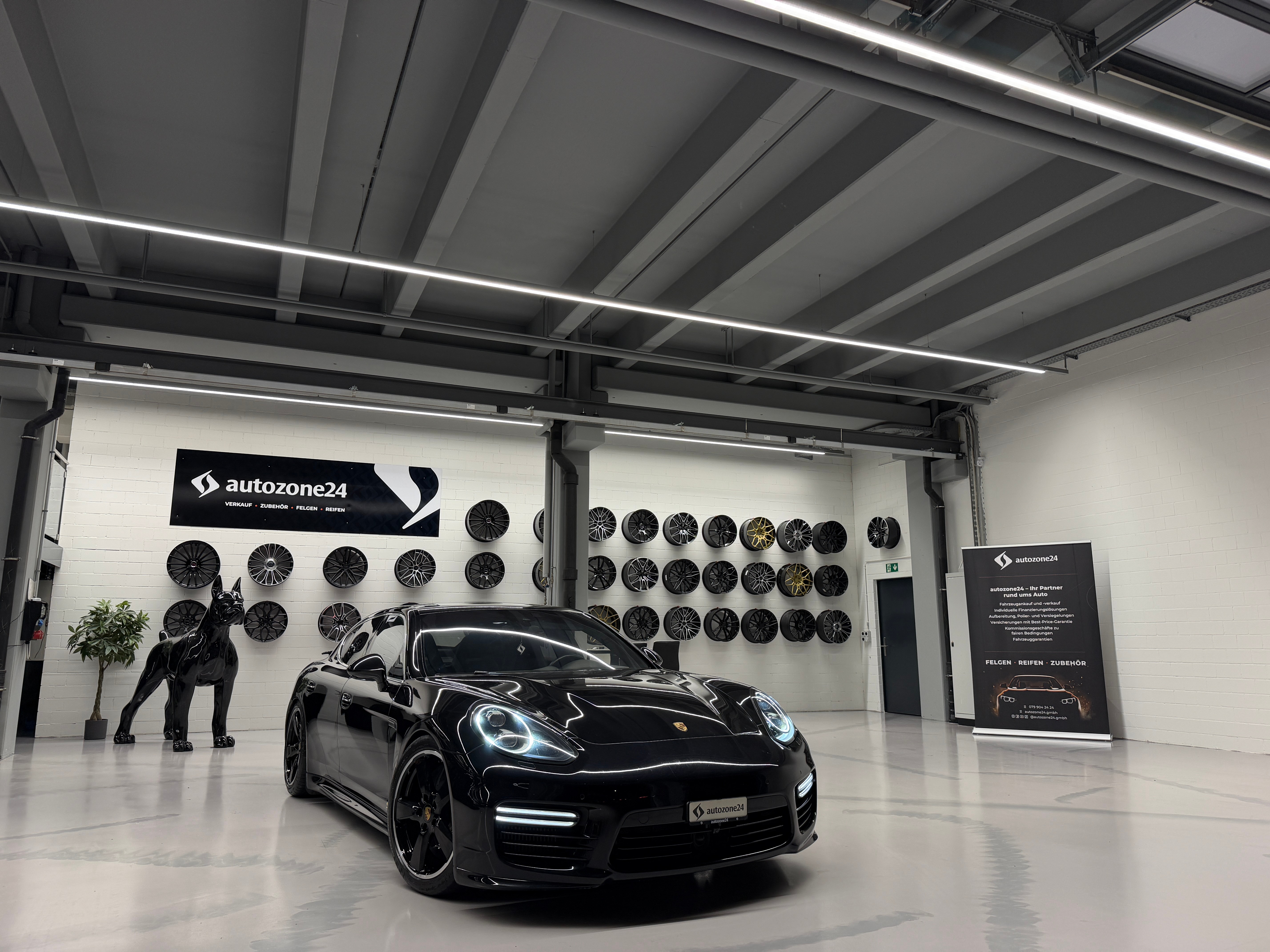 PORSCHE PANAMERA