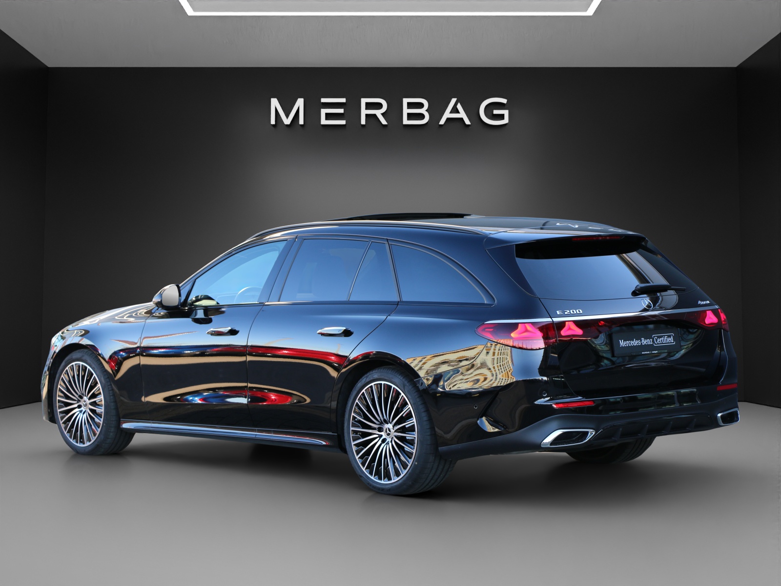 MERCEDES-BENZ E 200 4Matic T 9G-Tronic - 3