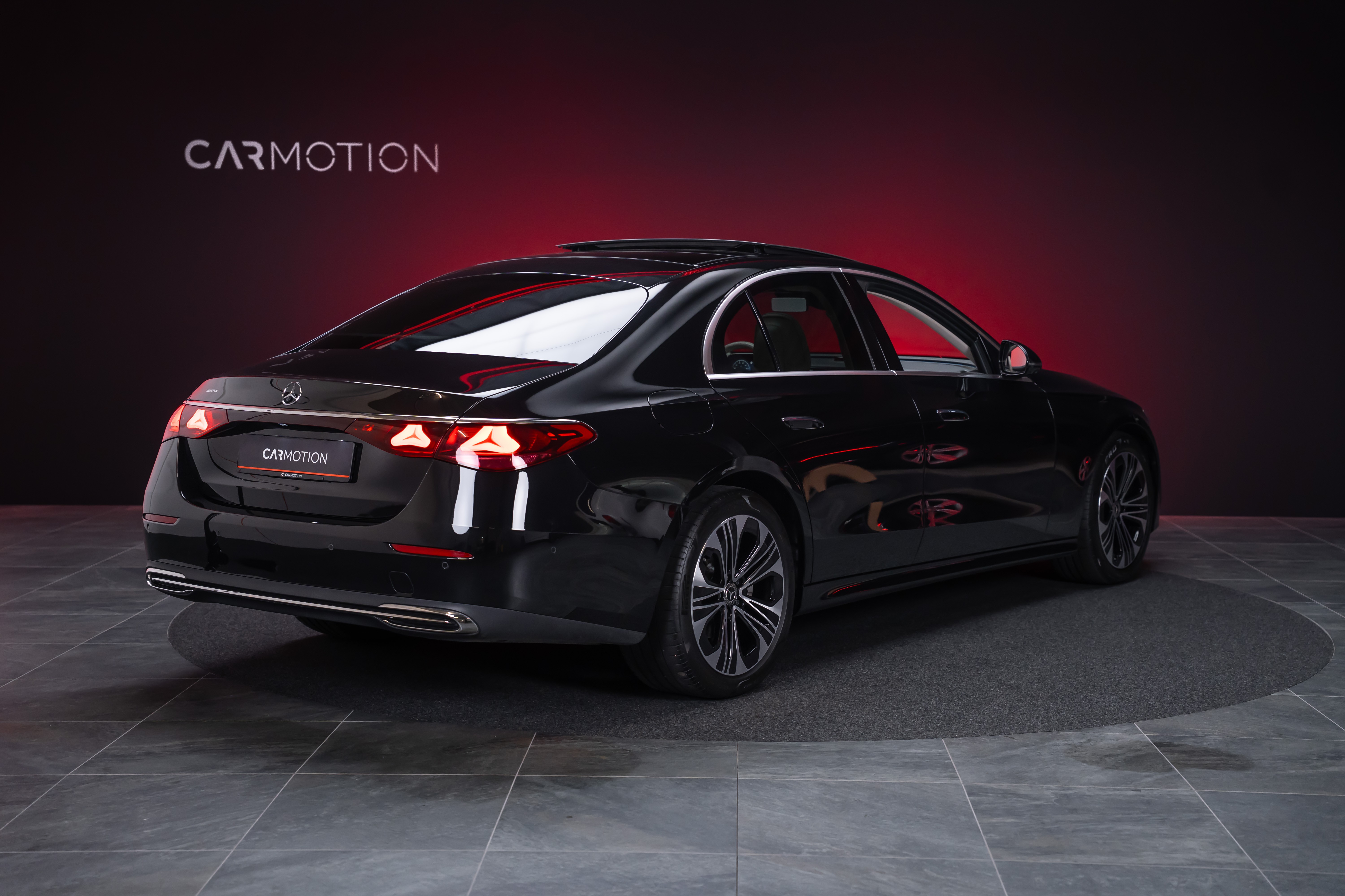 E 220 d Avantgarde Limousine / Panorama-Glasdach / Hyperscreen / 360°Kamera