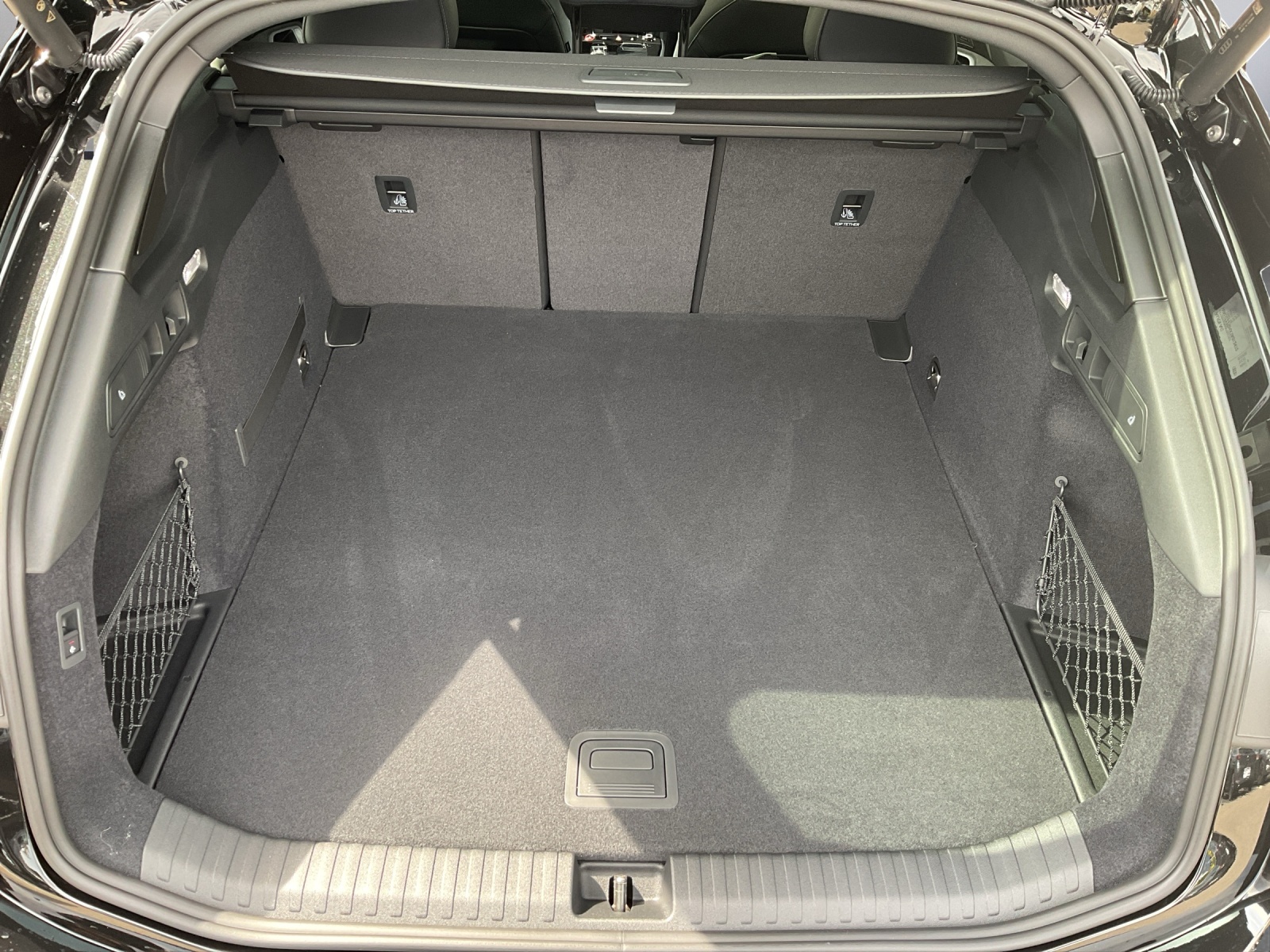 AUDI S6 Avant e-tron quattro - 12