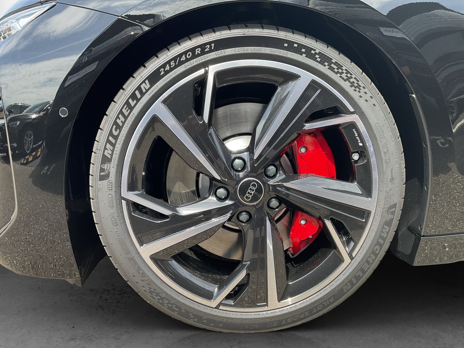 AUDI S6 Avant e-tron quattro - 13