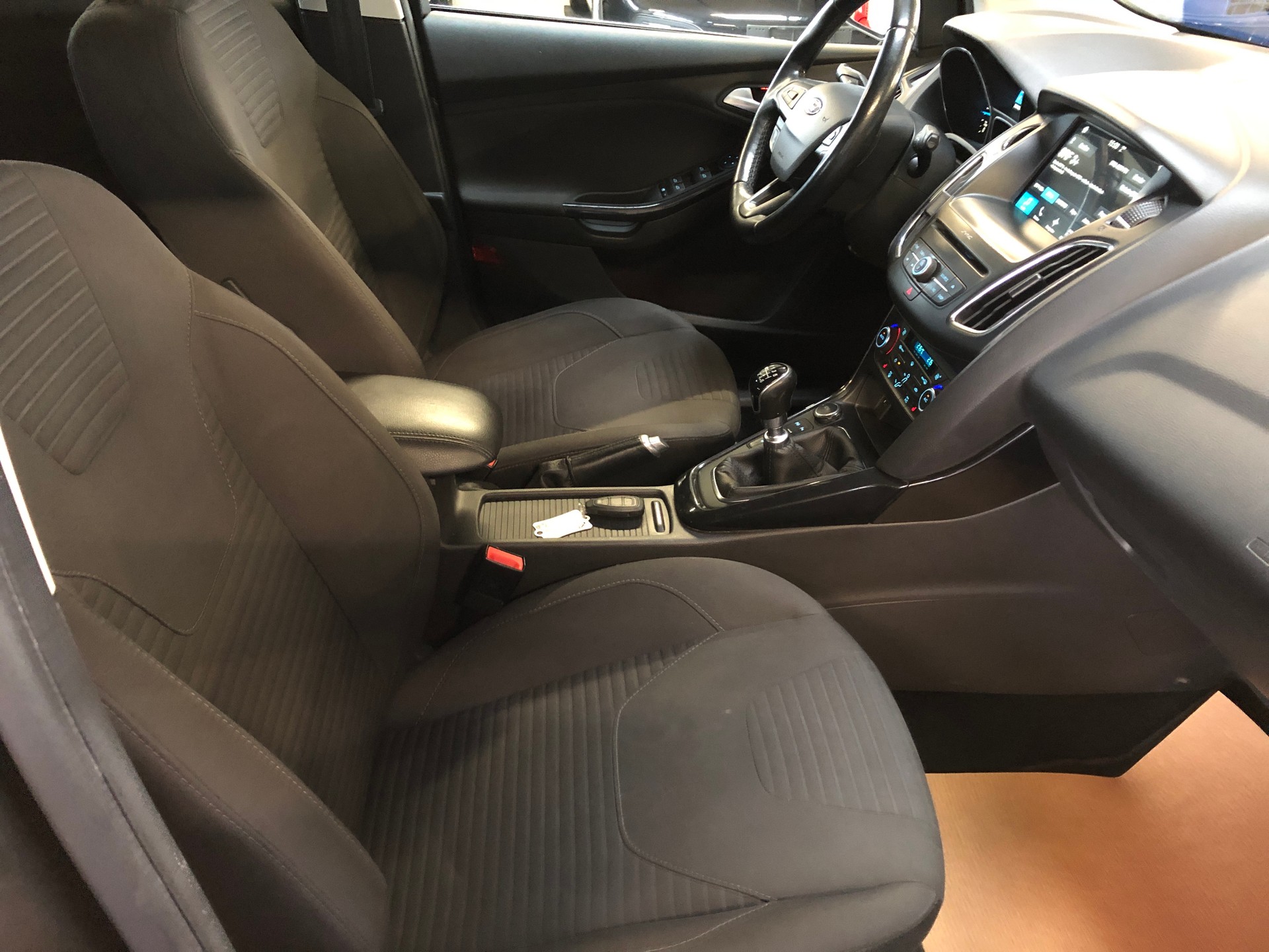 FORD Focus 1.5 TDCi ECOnetic Business - 27