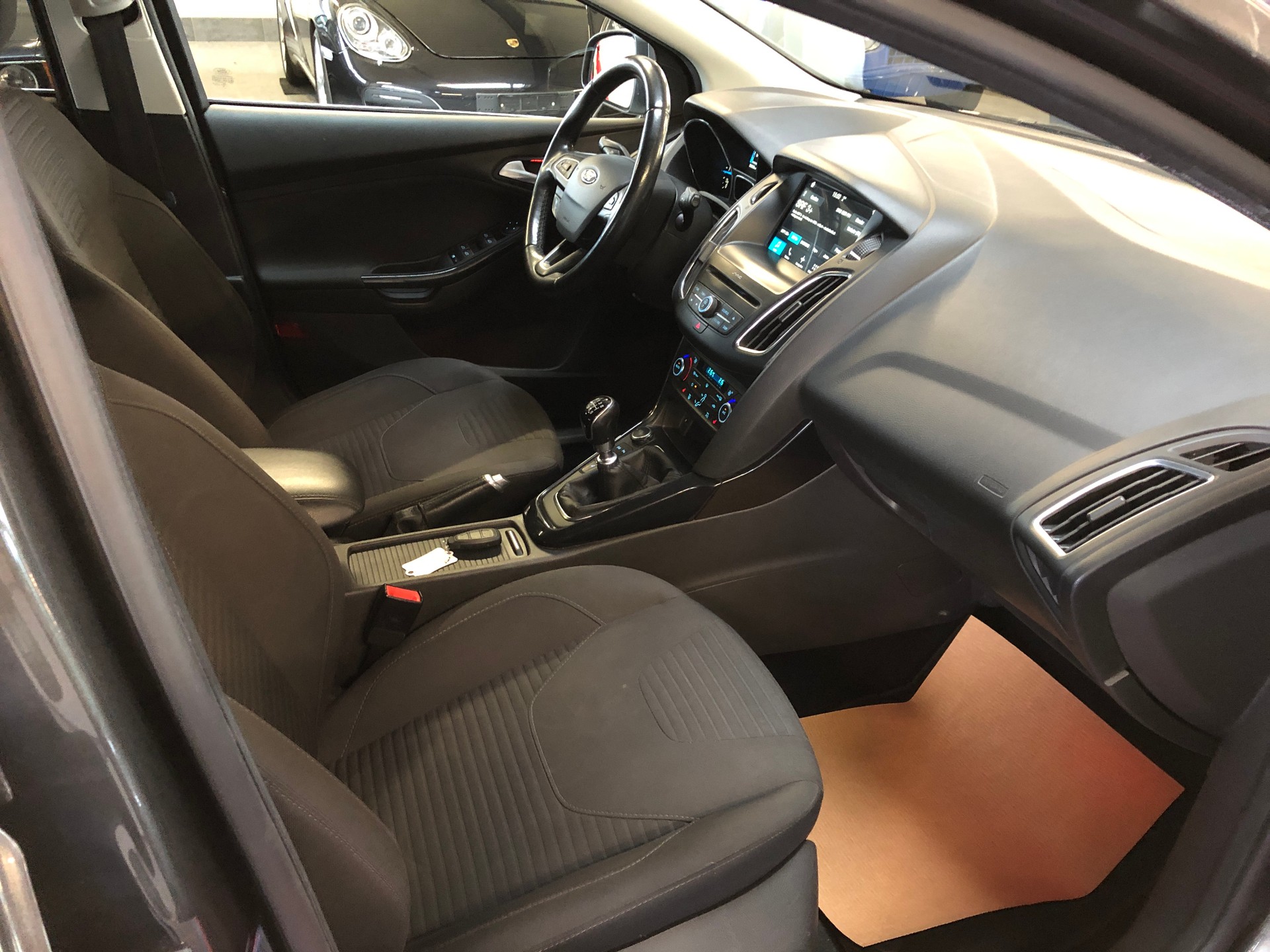 FORD Focus 1.5 TDCi ECOnetic Business - 31