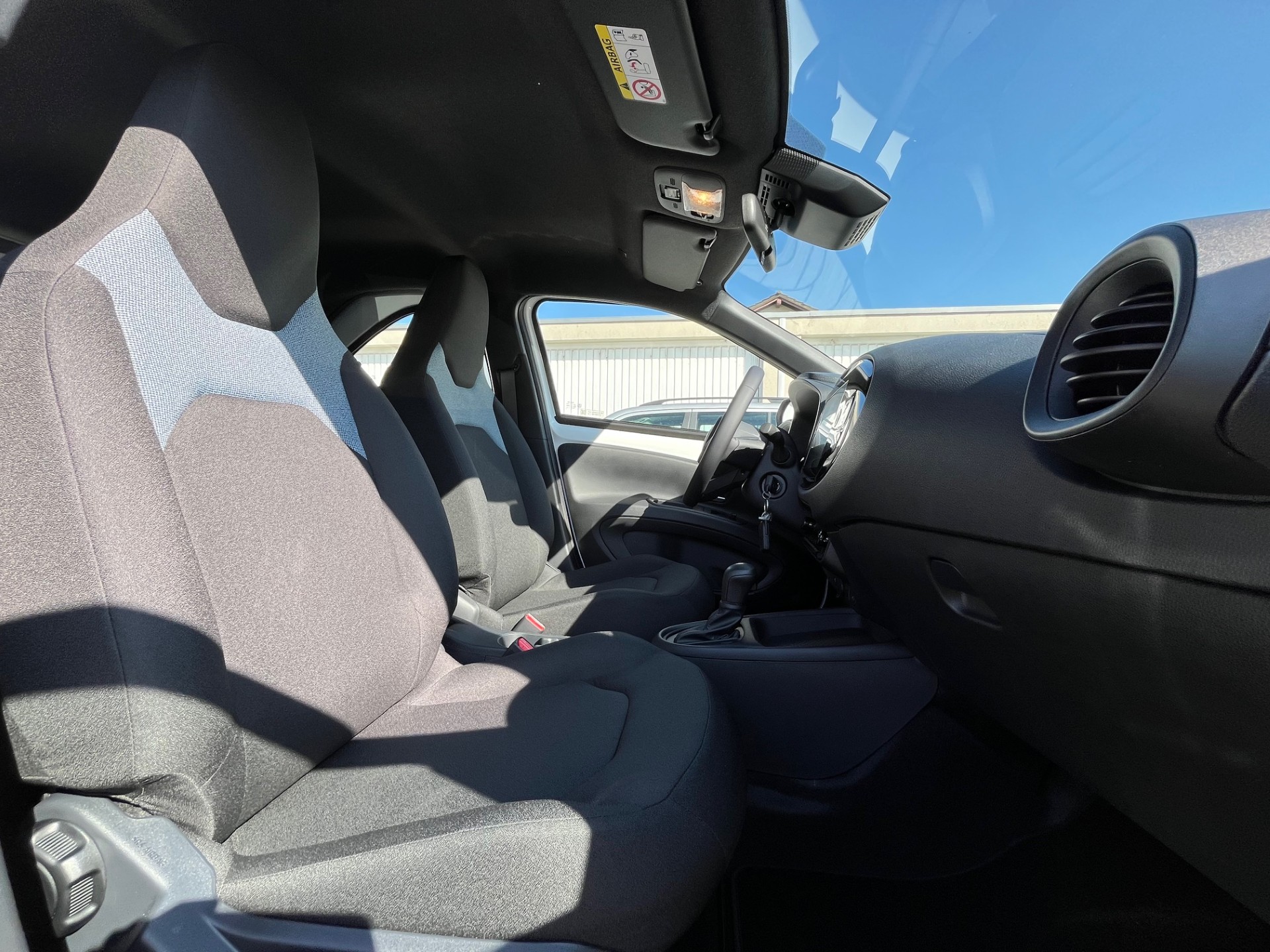 TOYOTA Aygo X 1.5 Comfort e-CVT - 10