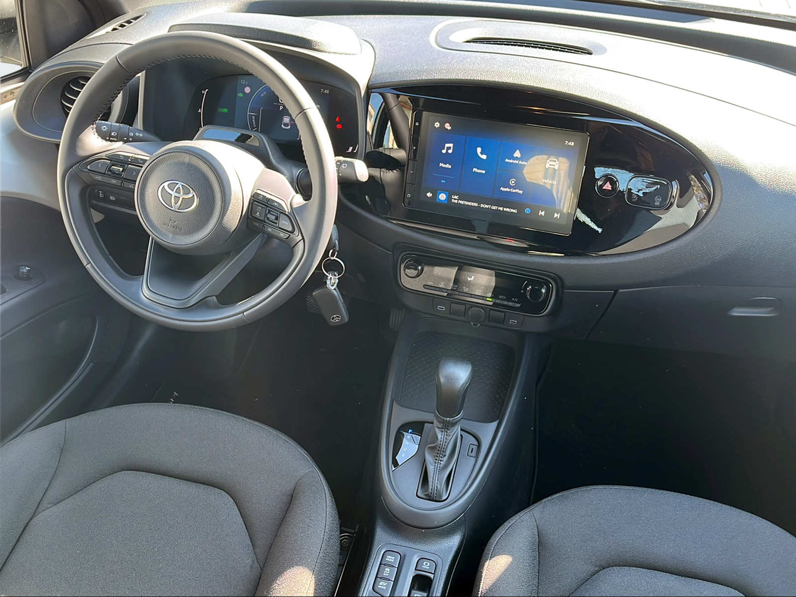 TOYOTA Aygo X 1.5 Comfort e-CVT - 8