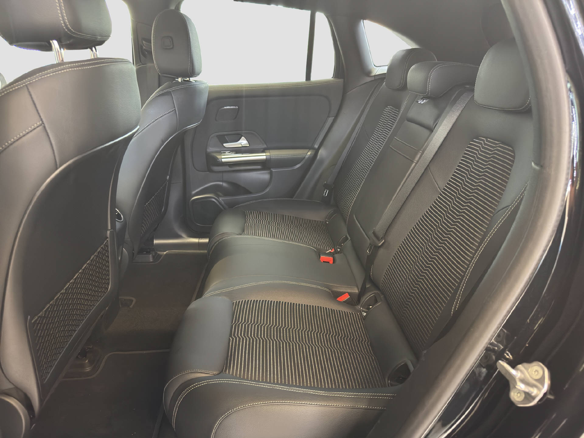 MERCEDES-BENZ EQA 250 Electric Art Line - 13
