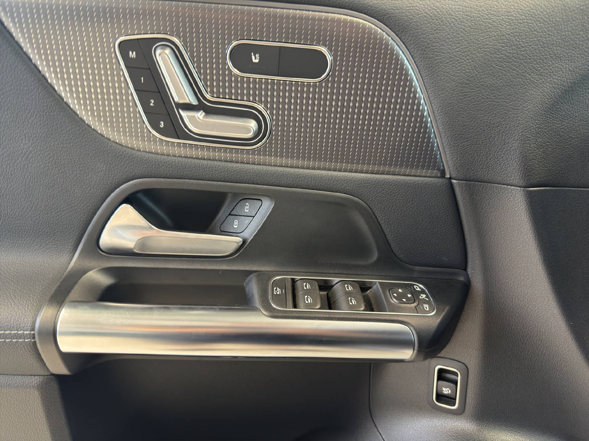 MERCEDES-BENZ EQA 250 Electric Art Line - 12