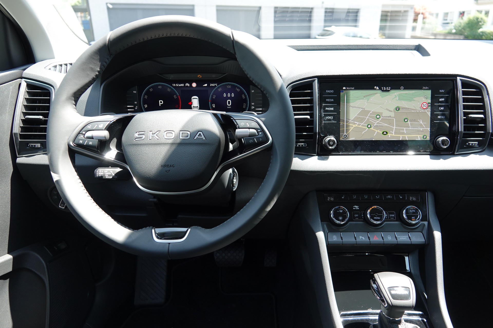 SKODA Karoq 1.5 TSI Dynamic DSG - 12