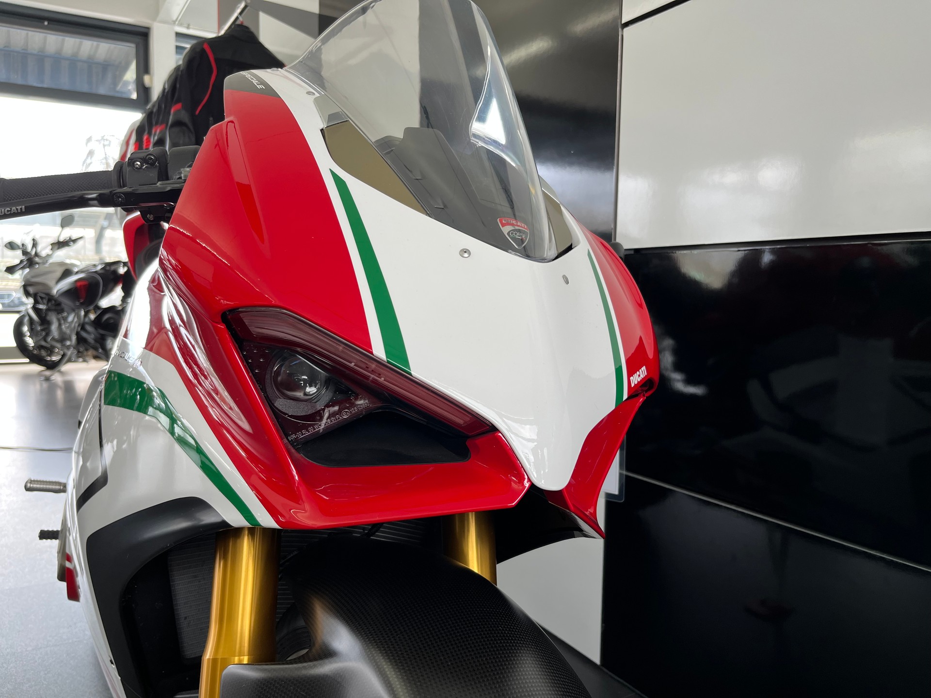 DUCATI Panigale 1103 V4 Speciale Magnesium Wheels - 9