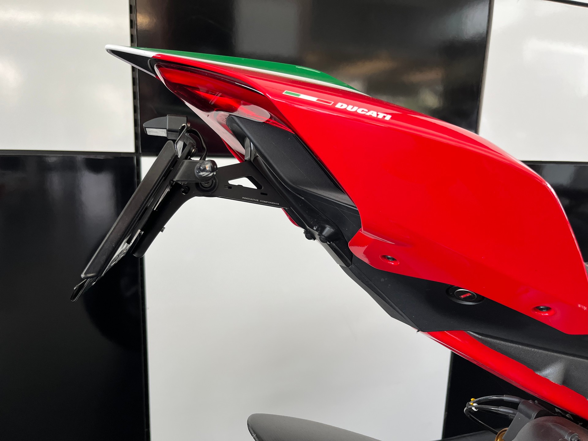 DUCATI Panigale 1103 V4 Speciale Magnesium Wheels - 5