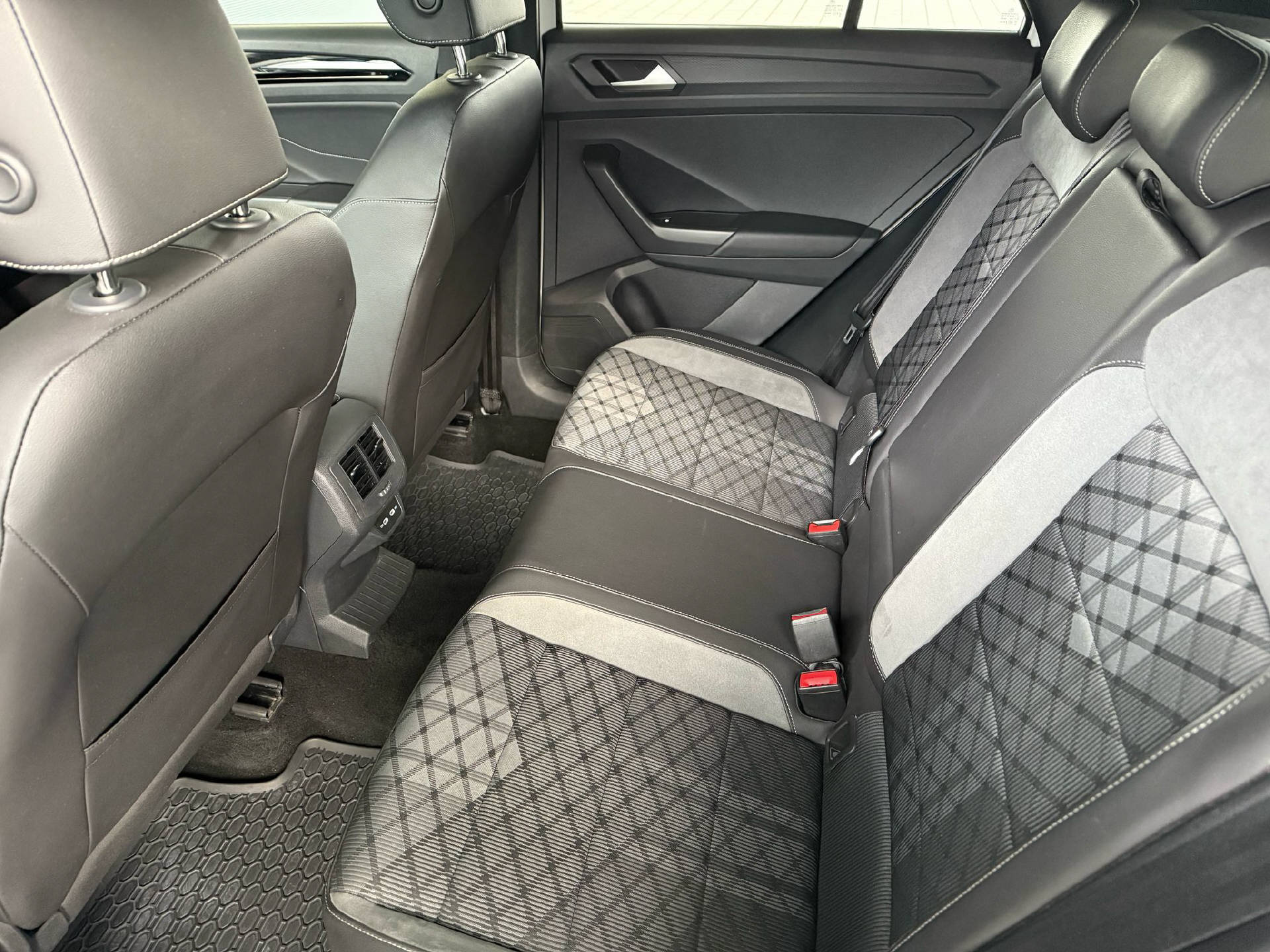 VW T-Roc 1.5 TSI R-Line DSG-8