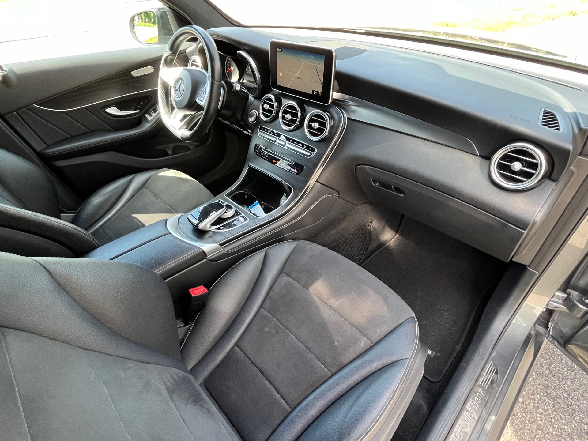 MERCEDES-BENZ GLC 250 d AMG Line 4Matic 9G-Tronic - 8