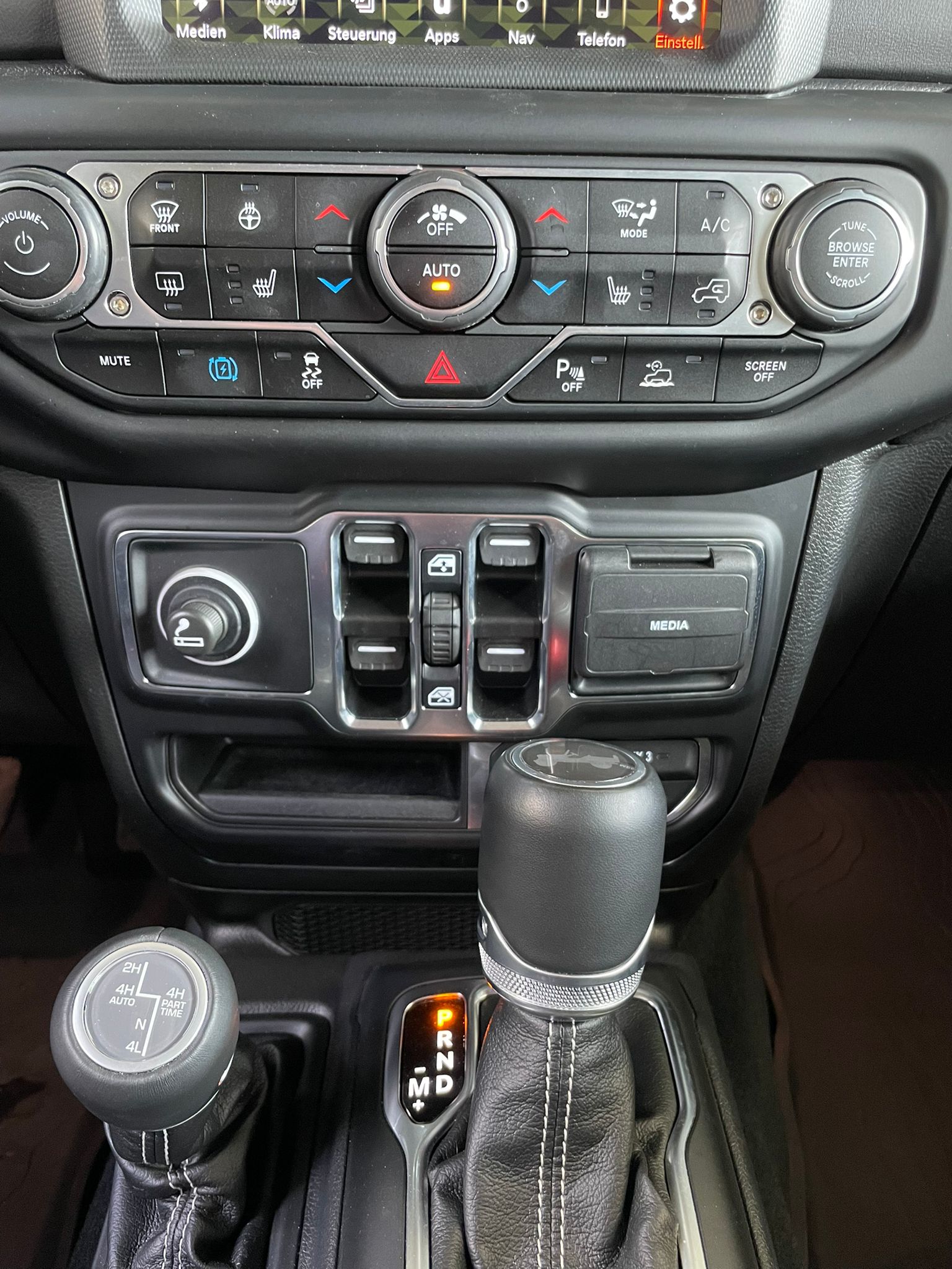 JEEP Wrangler 2.0 Turbo Sahara Unlimited 4xe-13