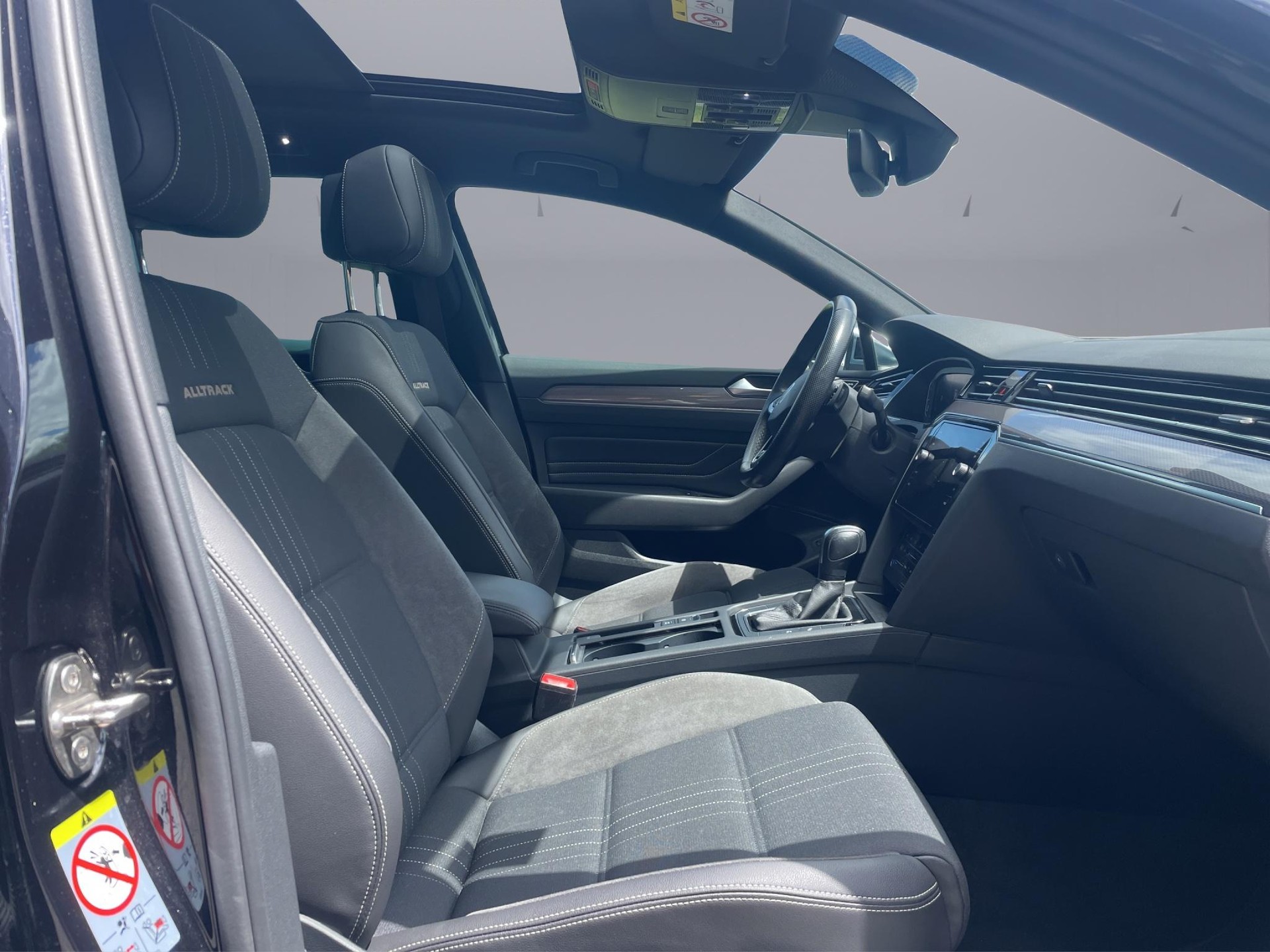 VW Passat Variant 2.0 TSI Alltrack DSG 4m - 17