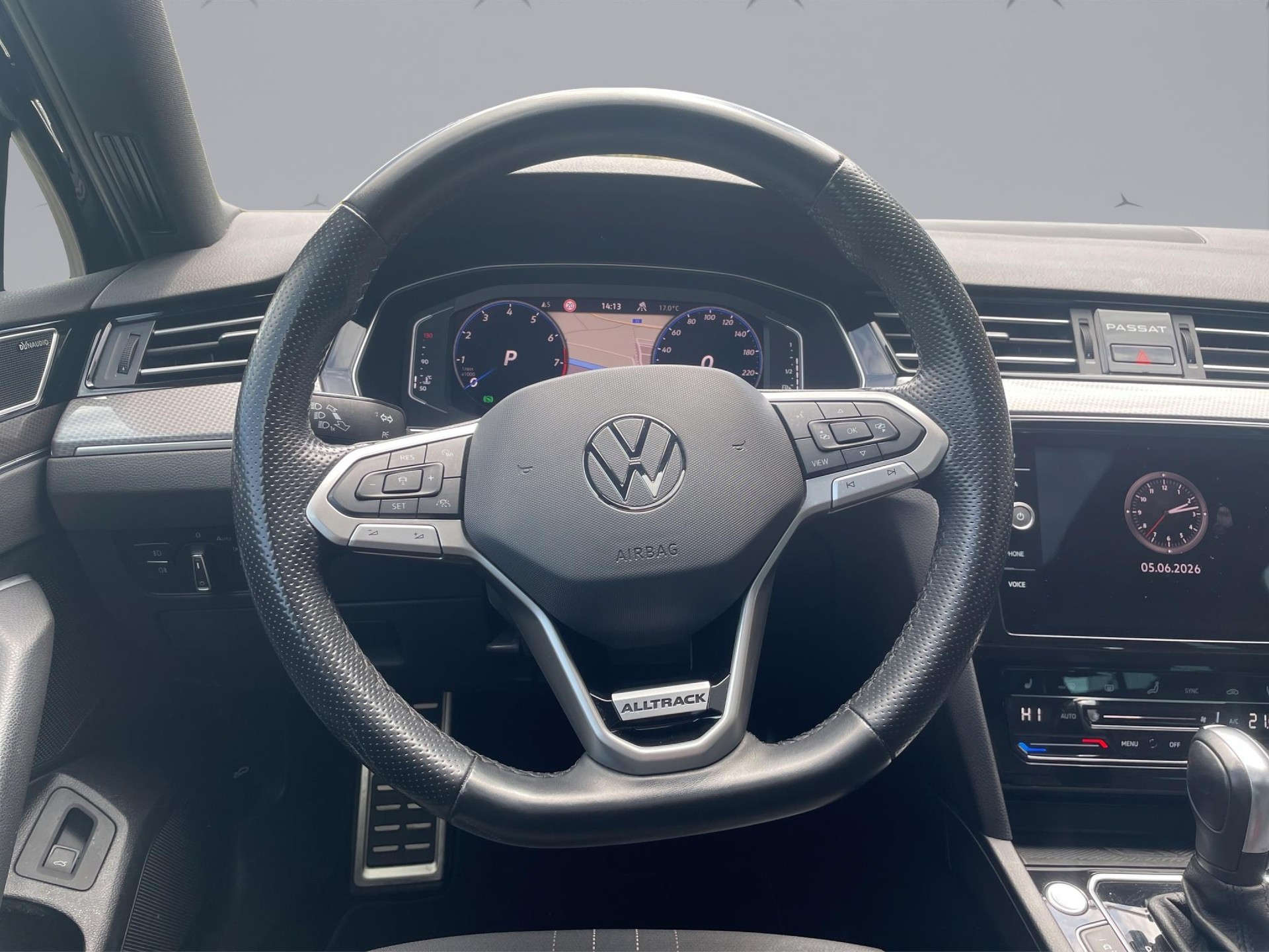 VW Passat Variant 2.0 TSI Alltrack DSG 4m - 12