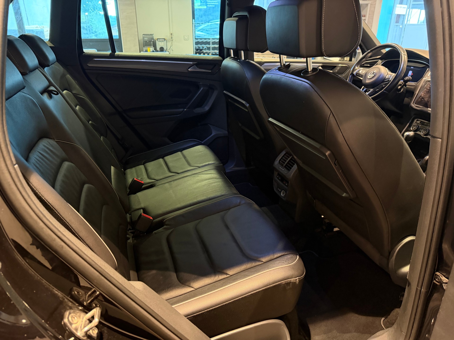 VW Tiguan 2.0 TDI SCR R-Line - 13