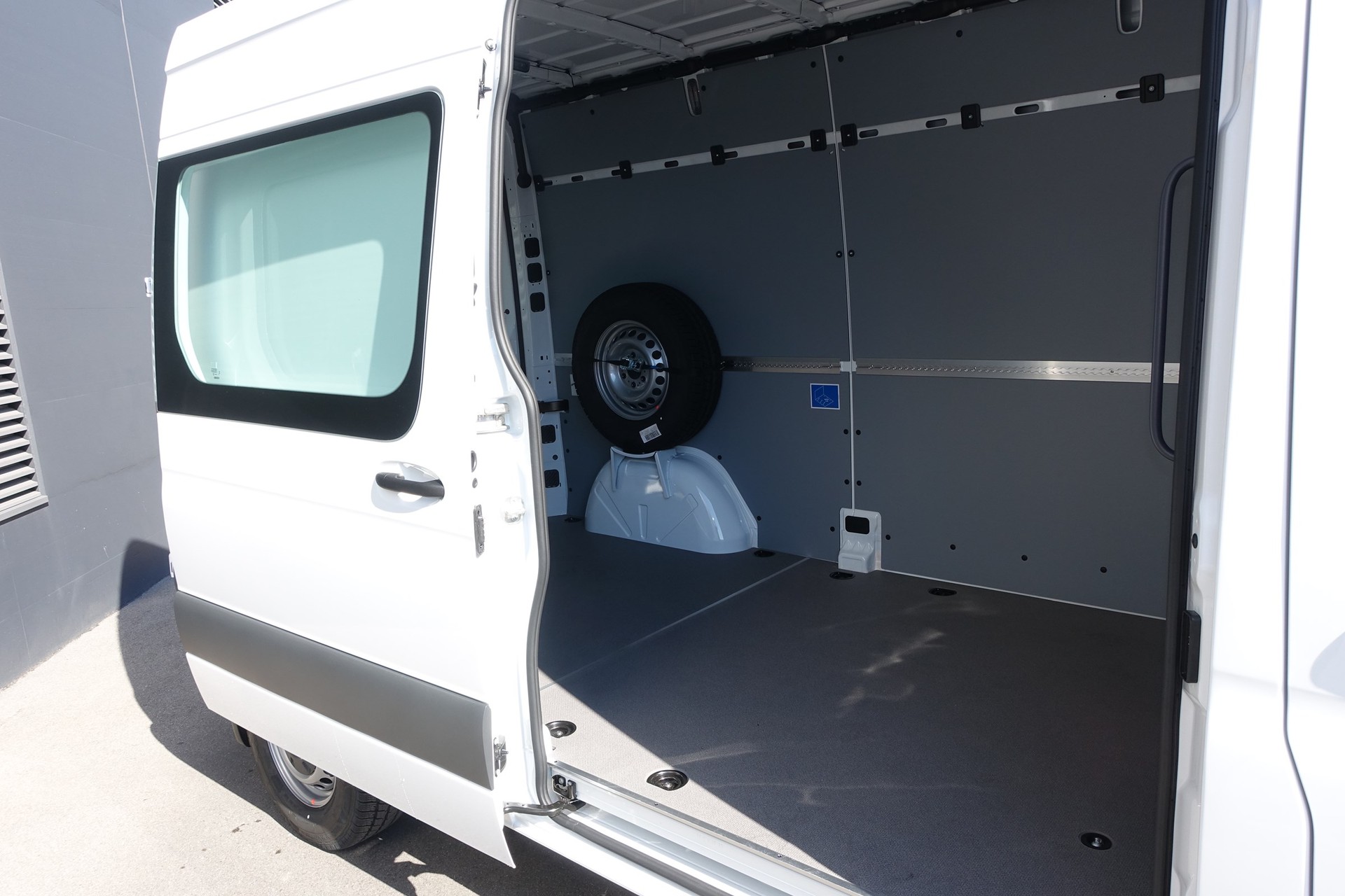 MERCEDES-BENZ eSprinter 312 47kWh Standard - 6