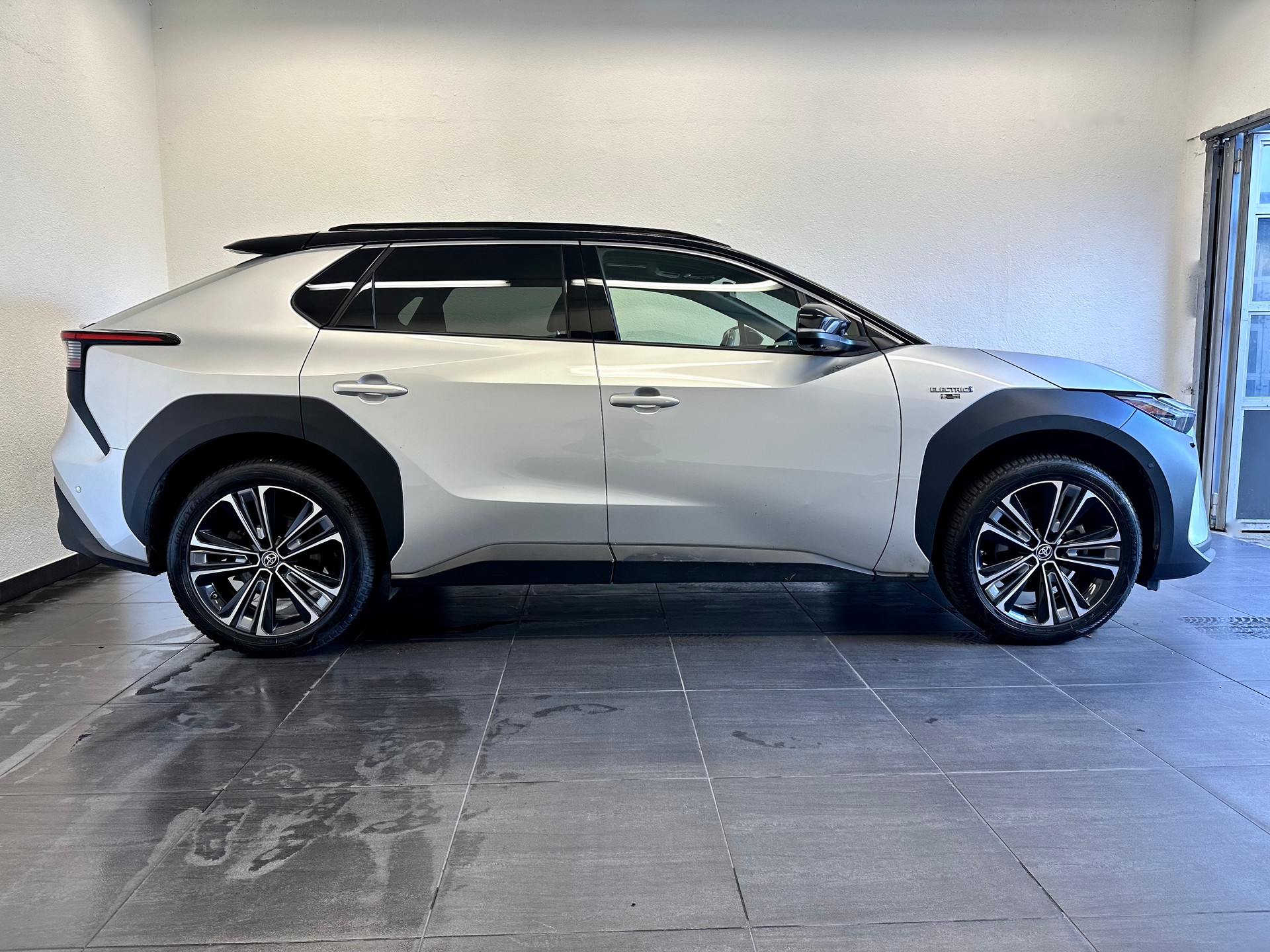 TOYOTA bZ4X Premium 71,4 kWh 4WD - 5