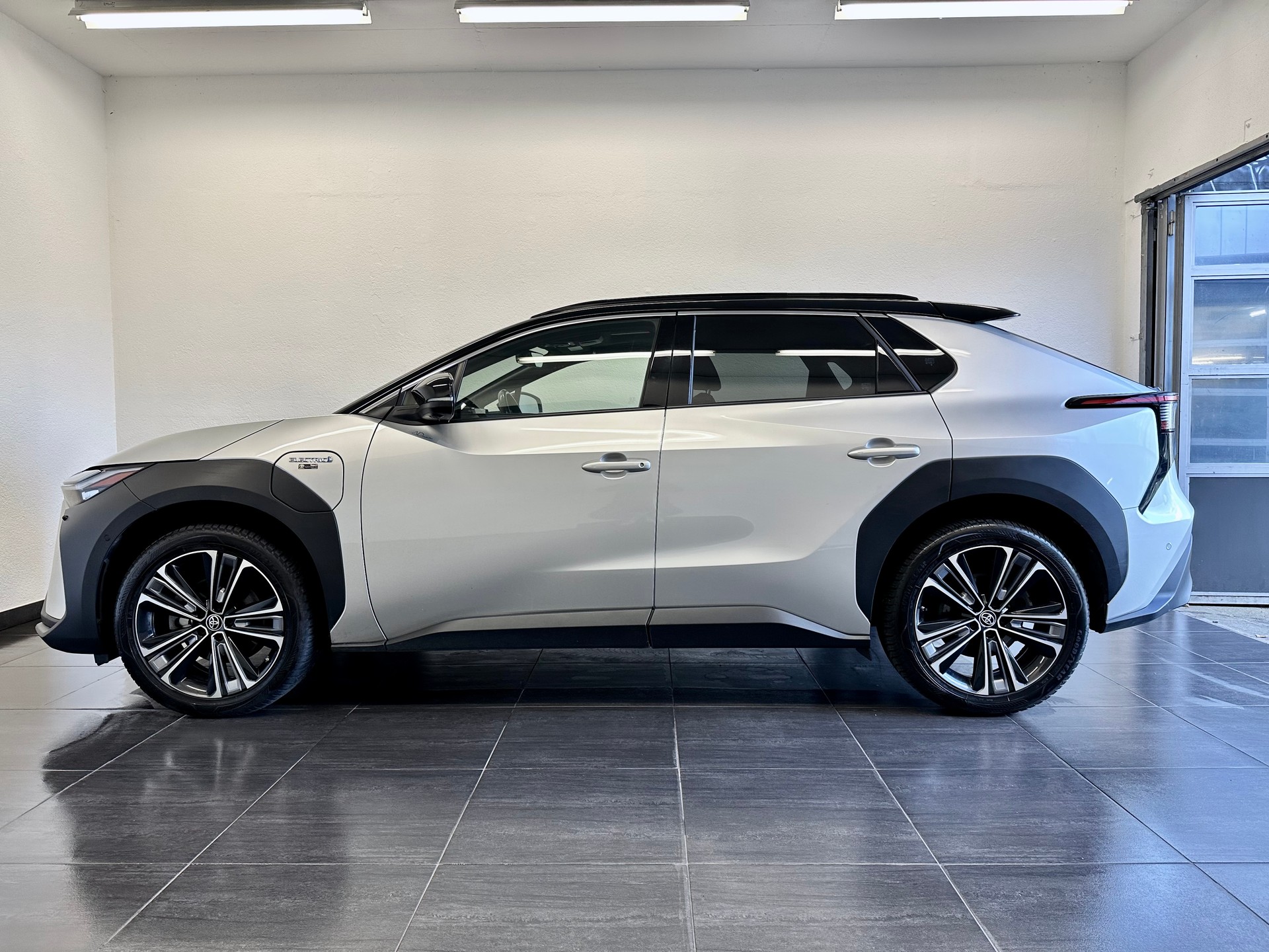 TOYOTA bZ4X Premium 71,4 kWh 4WD - 6