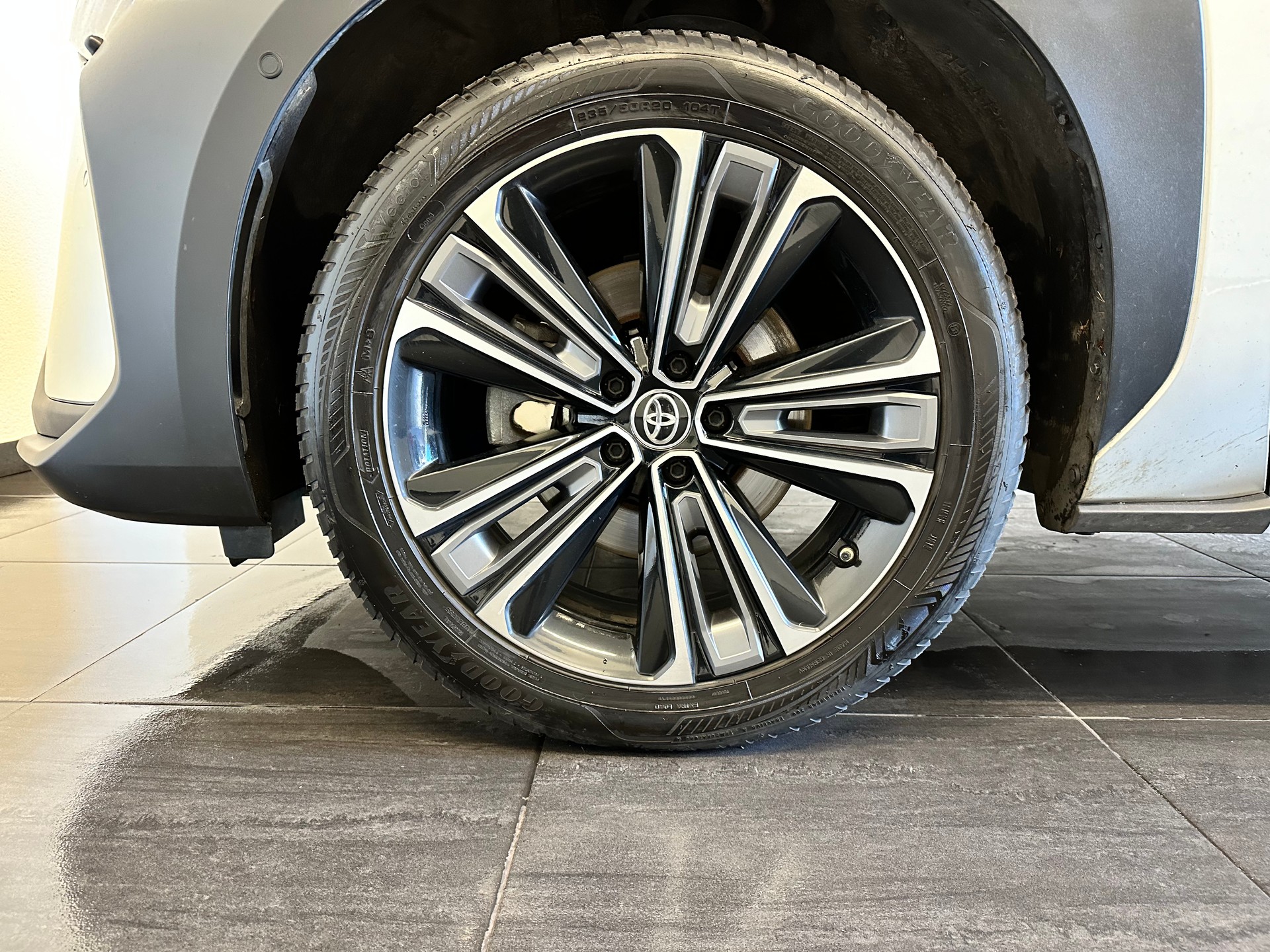 TOYOTA bZ4X Premium 71,4 kWh 4WD - 10